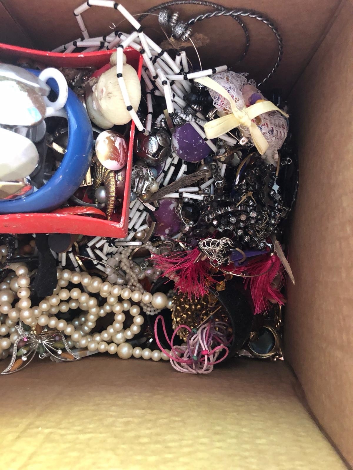 Huge Lot of Vintage to Modern Costume JEWELRY Lot Mixed Tangled , Crafted 6.7lb