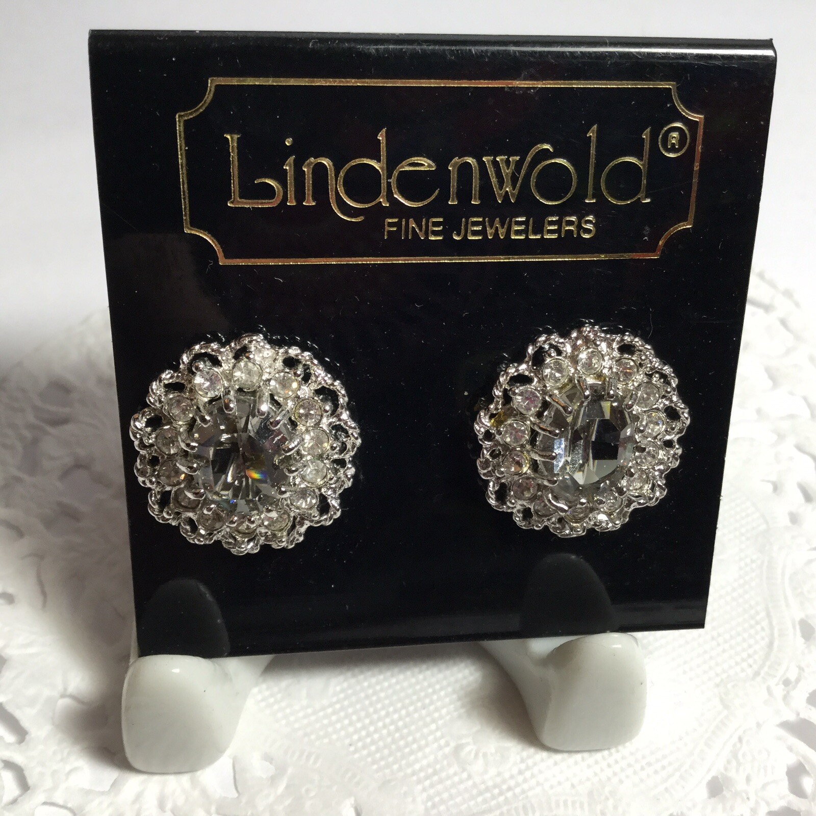VINTAGE PAIR OF LINDENWOLD FINE JEWELERS CLIP ON EARRINGS RHINESTONE UNWORN USA