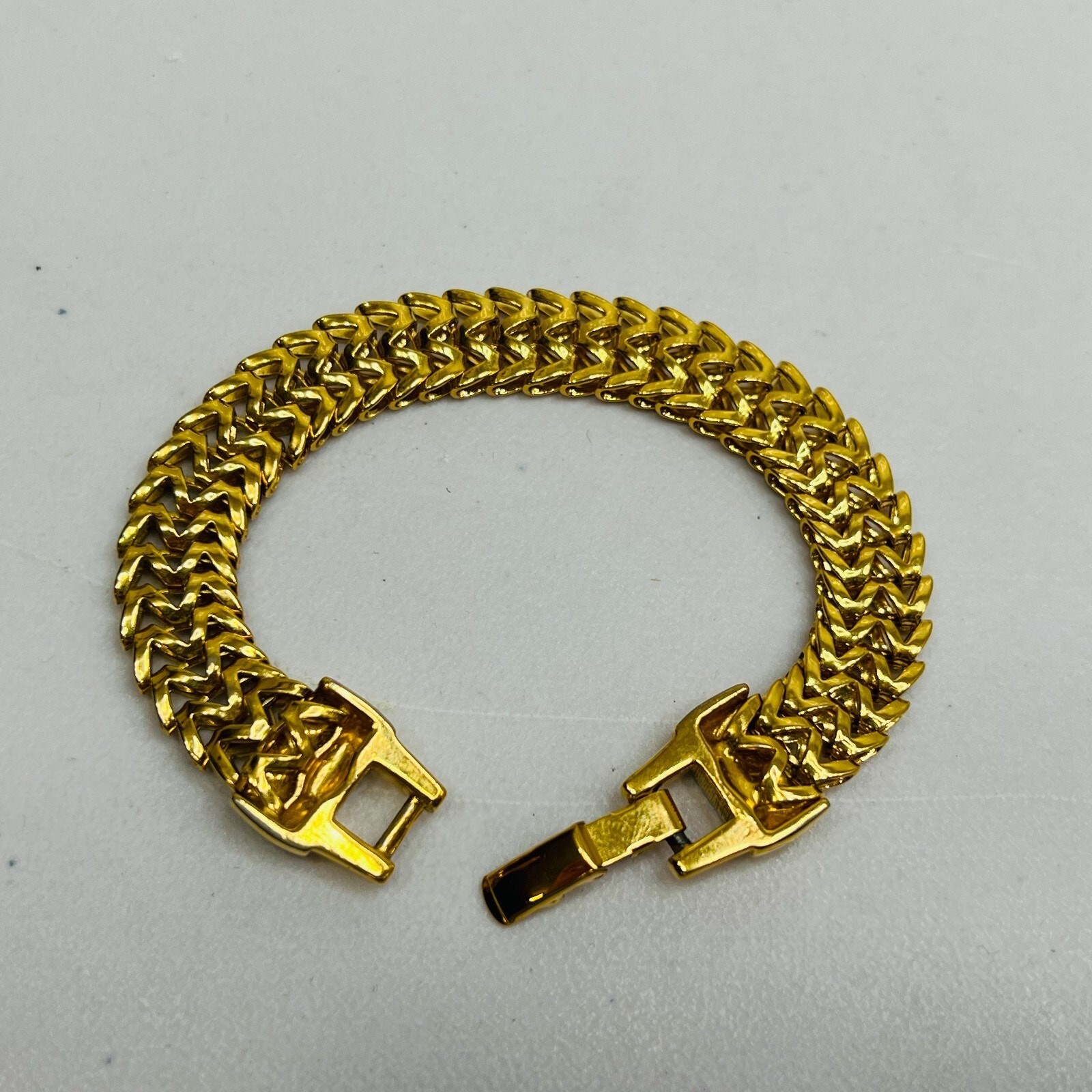 Vintage Bracelet Gold Tone Open Bold Specialty Links 1980s Chain 8 inches