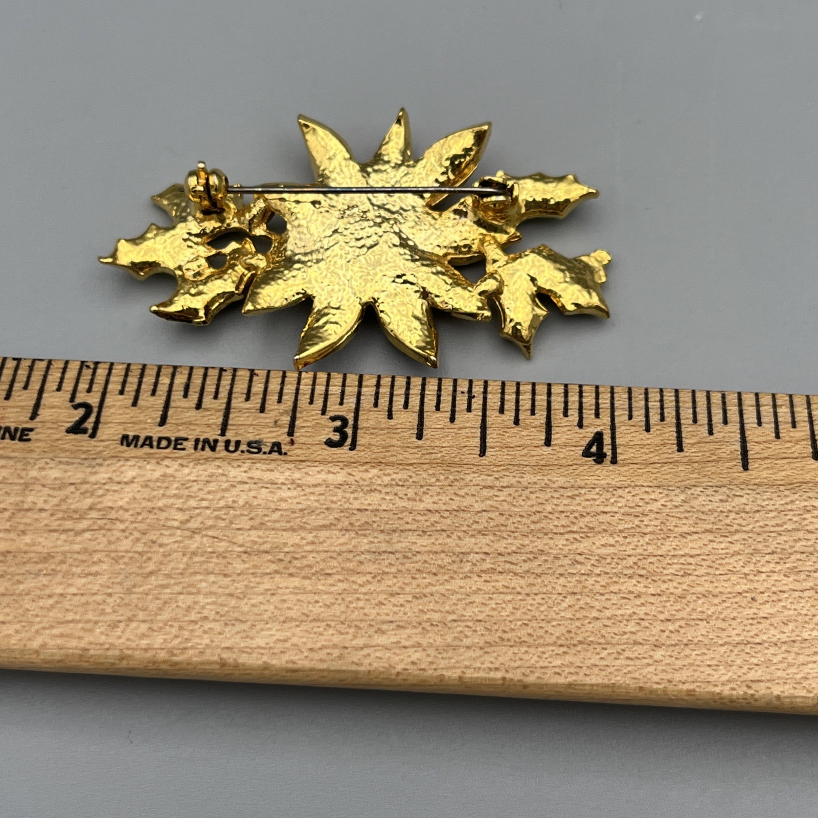 Vintage Christmas Poinsettia Holiday Pin Brooch Green Red Enamel Gold Tone 2”