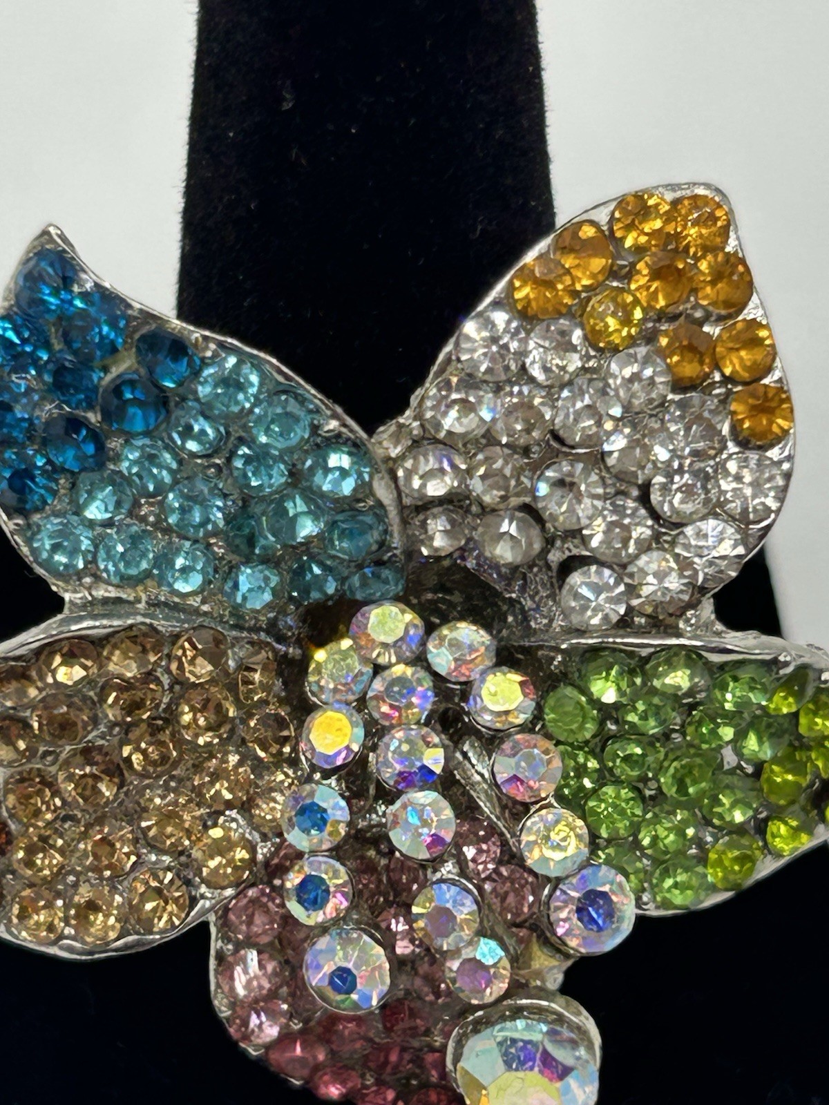 Vintage Multicolor Rhinestone Flower Ring – Stretch Band Statement Cocktail Ring