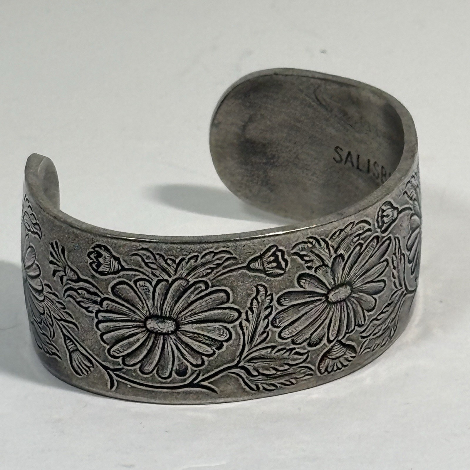 Vintage Salisbury Pewter Cuff Bracelet September Birthday Flower Daisy