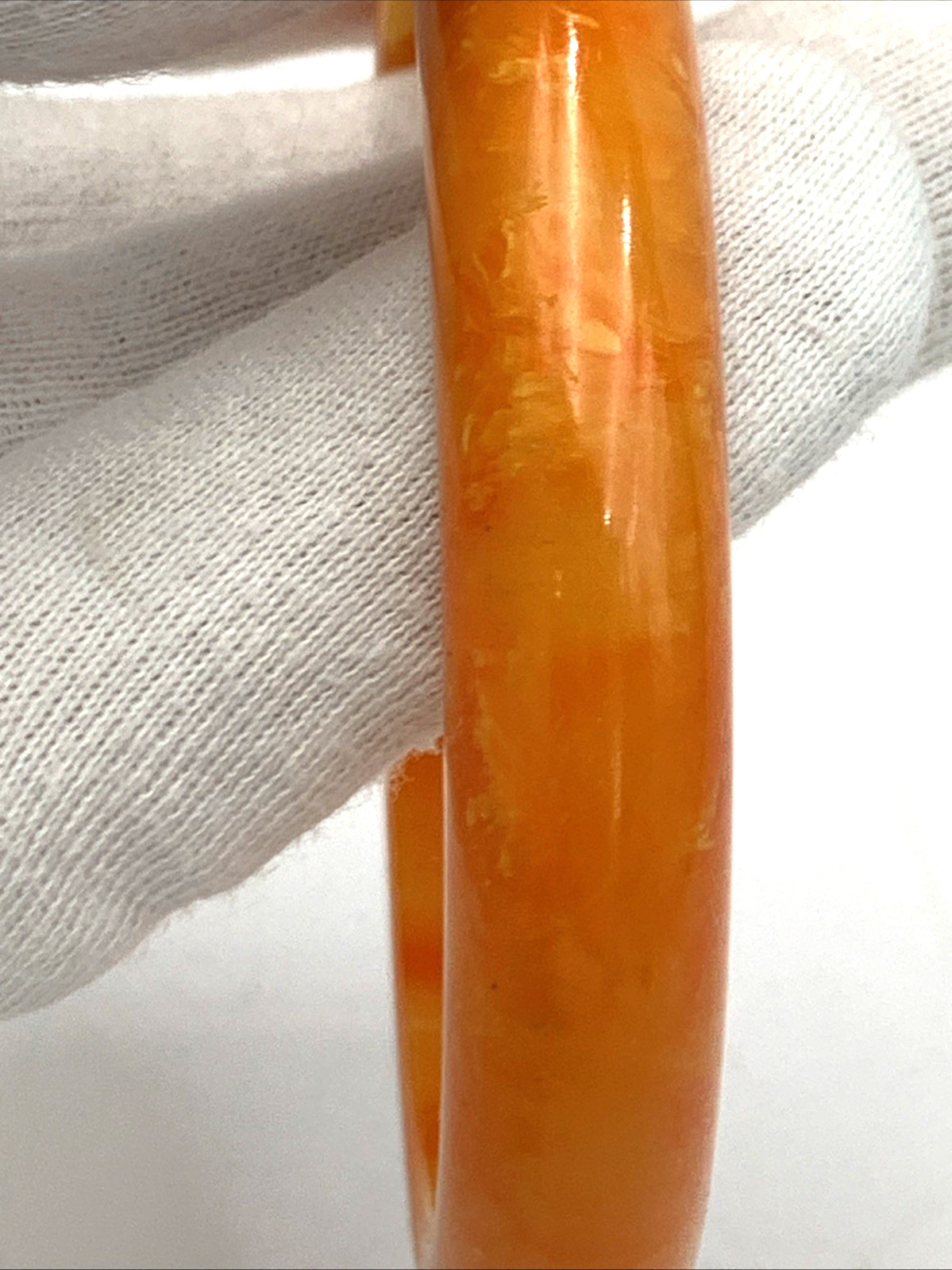 Vintage 12 mm Wide BAKELITE Bangle Bracelet Orange Marbled 29.3g 8″ IC
