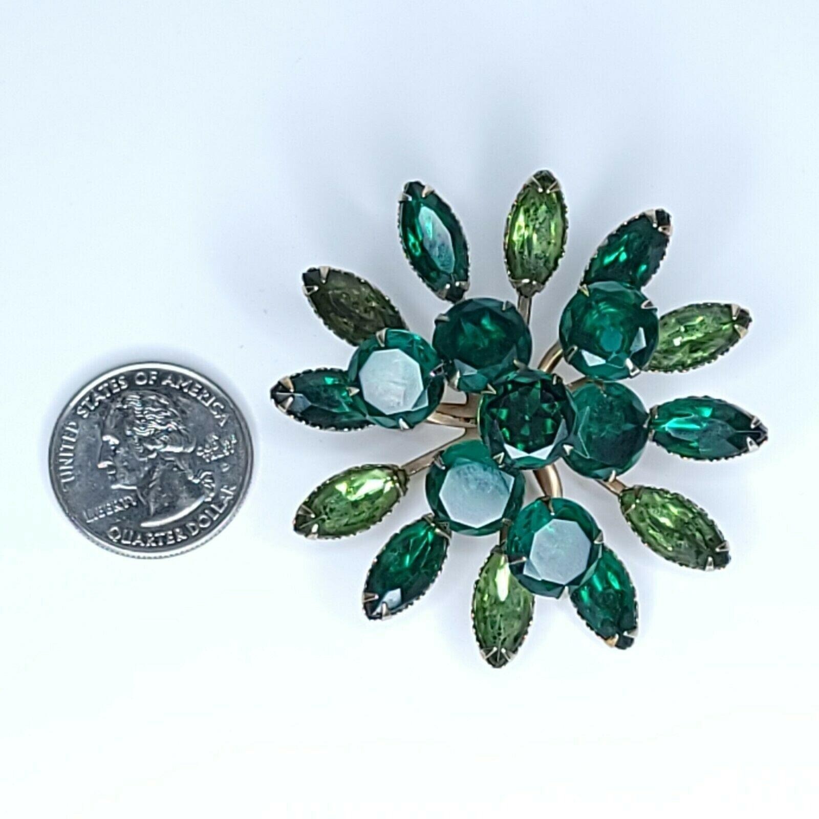 Vintage Faceted Green Acrylic Flower Brooch 60s 70s 80s Floral Statement Pin