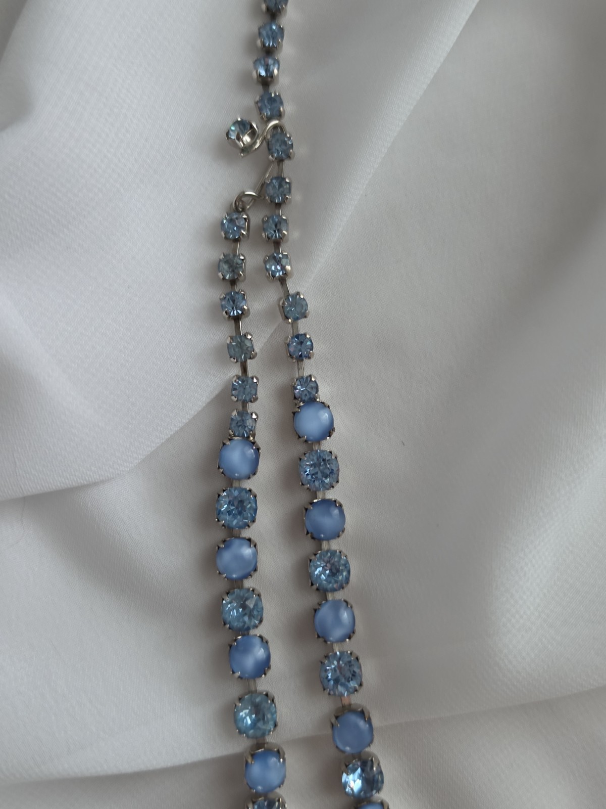 1960s Blue Moonstone Glass Rhinestone Choker Necklace 16″ Silvertone