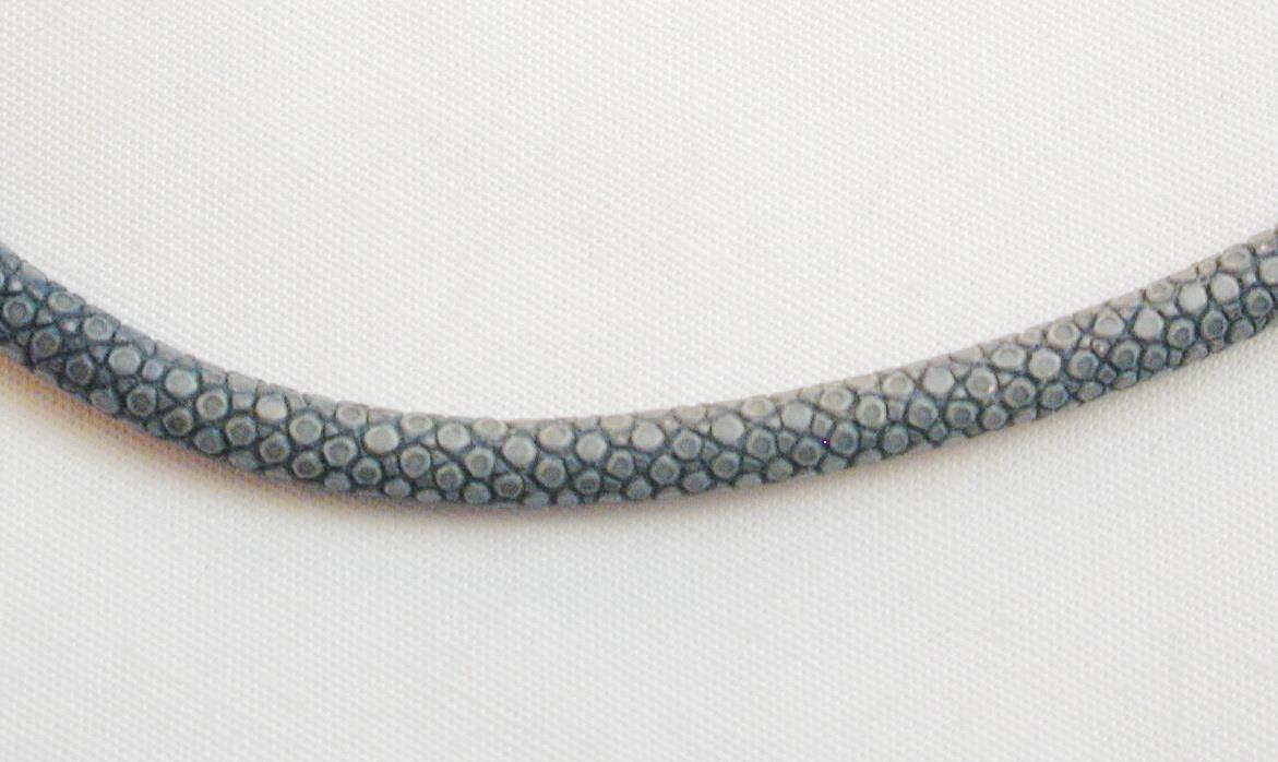 Amy Kahn Russell Genuine Stingray Leather Cord Necklace Blue Gray NWT AKR 18.5″