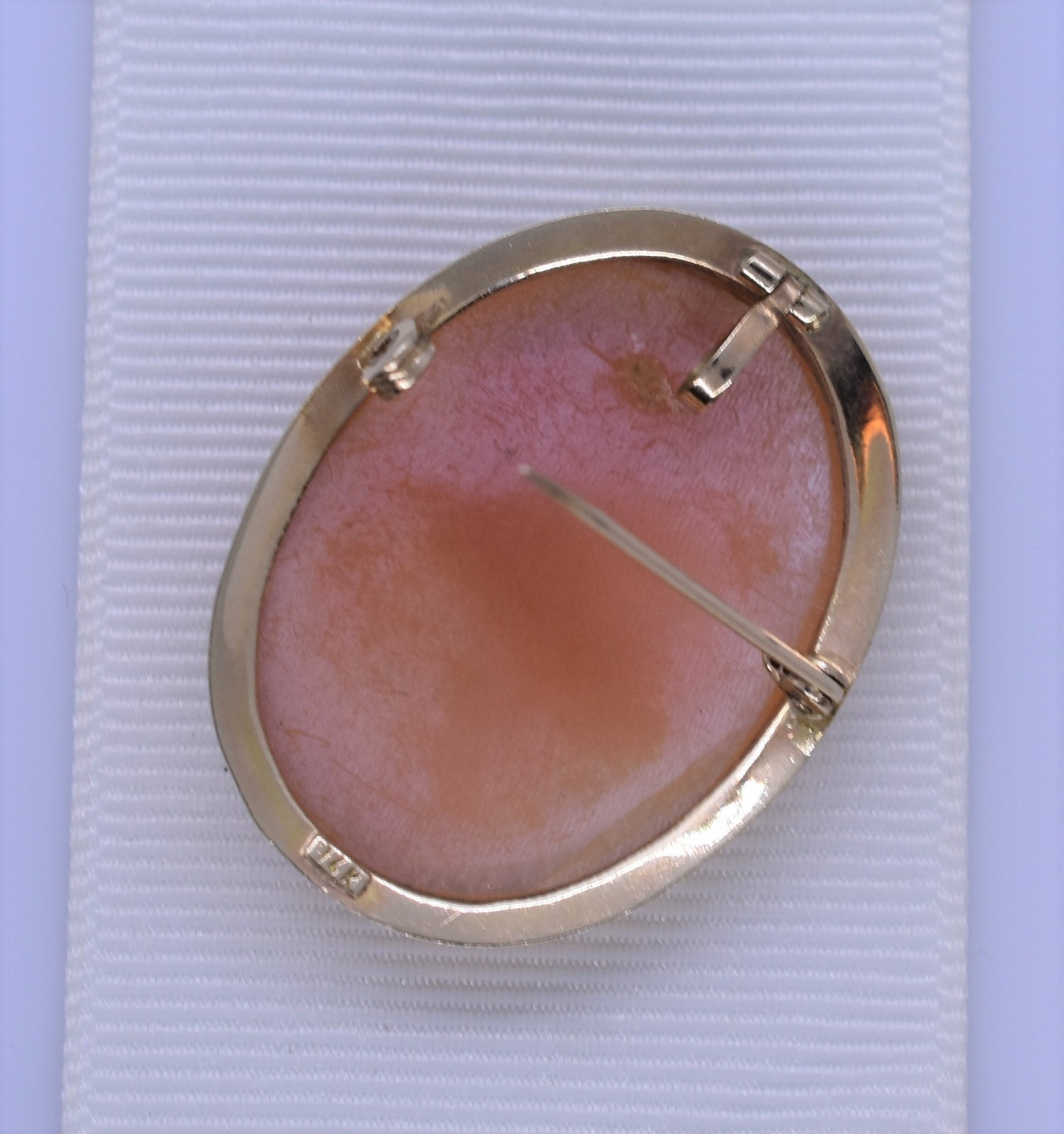 Vintage 14 Karat Yellow Gold Shell Cameo Brooch / Pendant A53