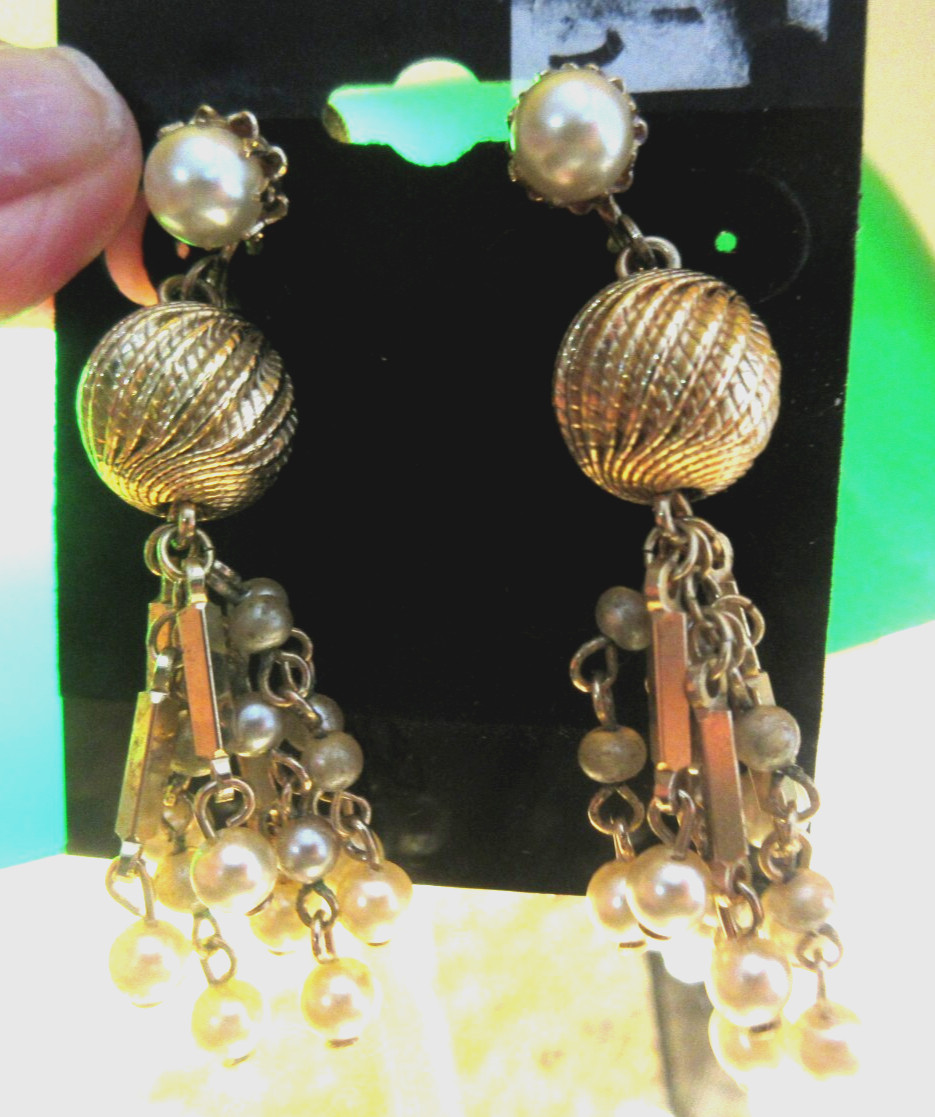 Vintage Vendome Beaded Cluster Dangle Clip On Earrings Gold Tone