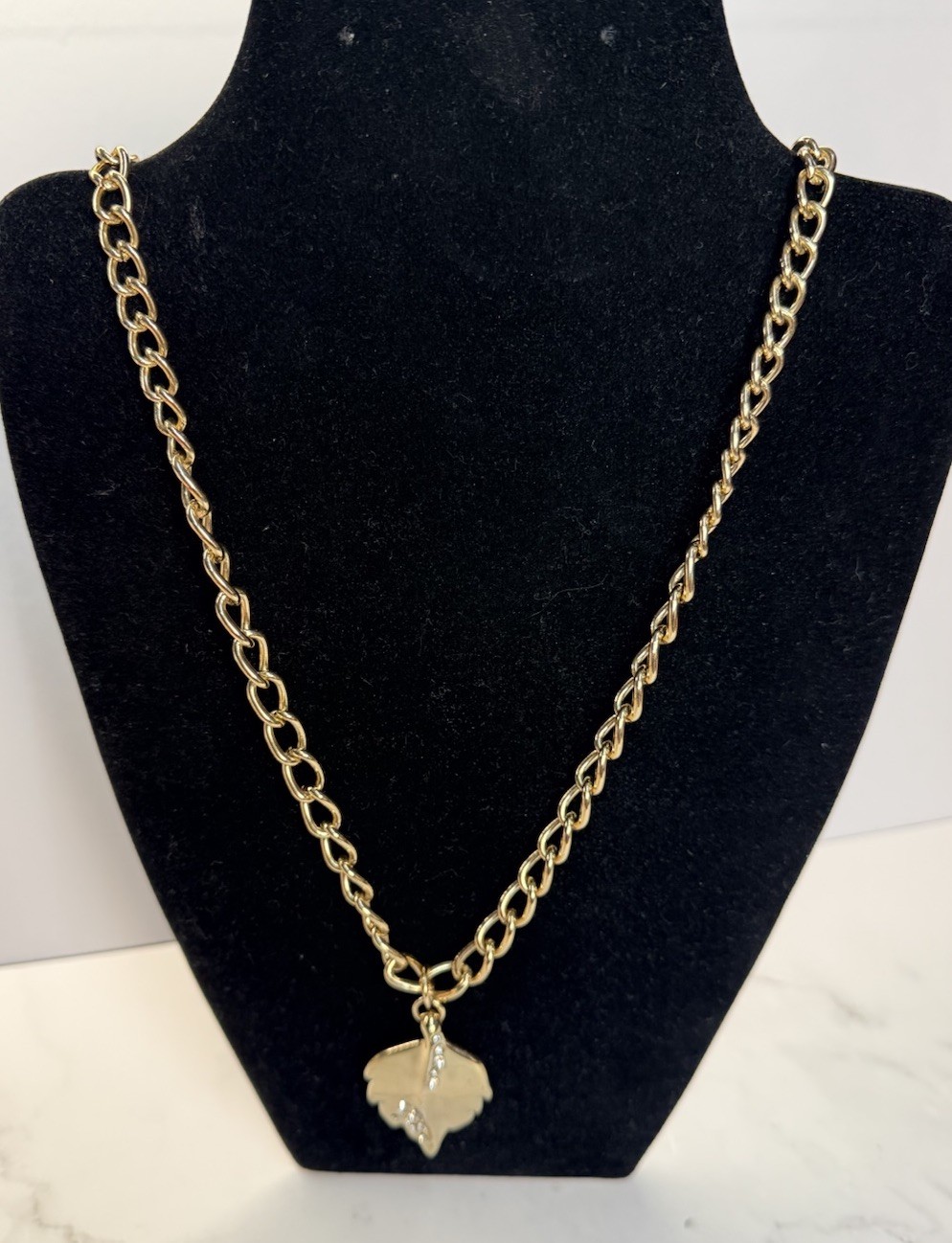 LMN Gold Tone 16″-20″ Curb Chain W/ Gold Crystal Lead Pendent Lobster Claw Clasp