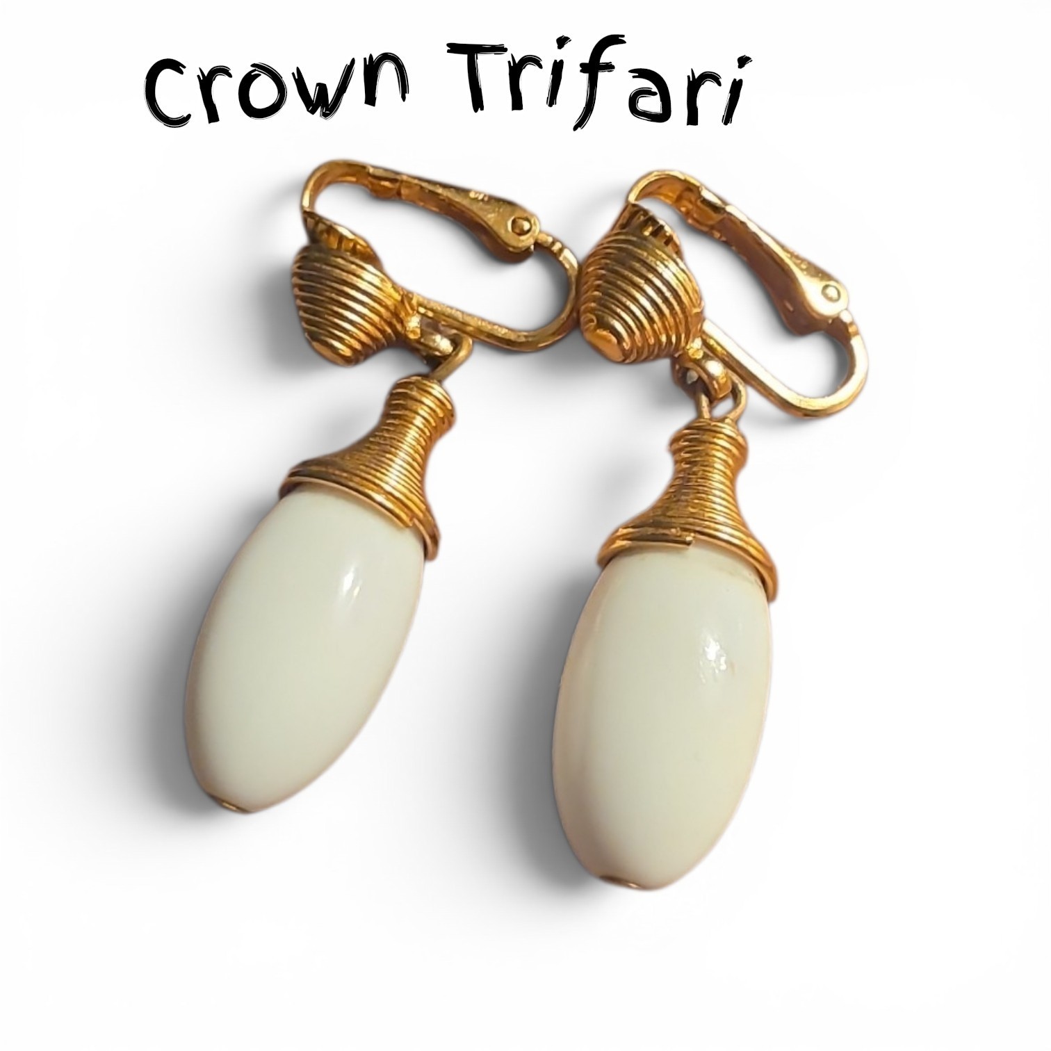 Vintage Monet Trifari Avon Lisner Clip Earring Lot Of 15 (9 Signed)