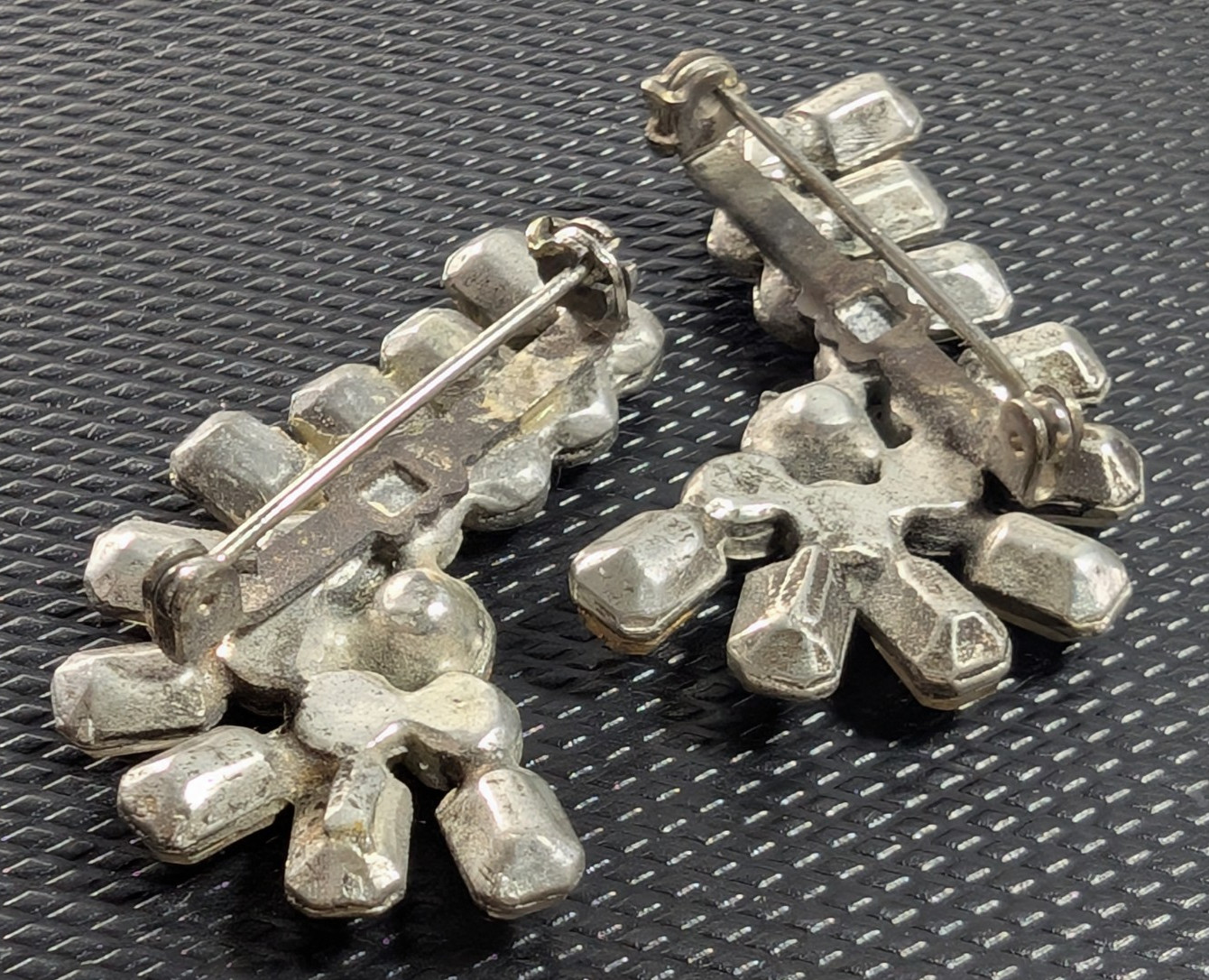Set of 2 -Rhinestones Brooch Jewelry Vintage 1.5″ Silvertone & Glass