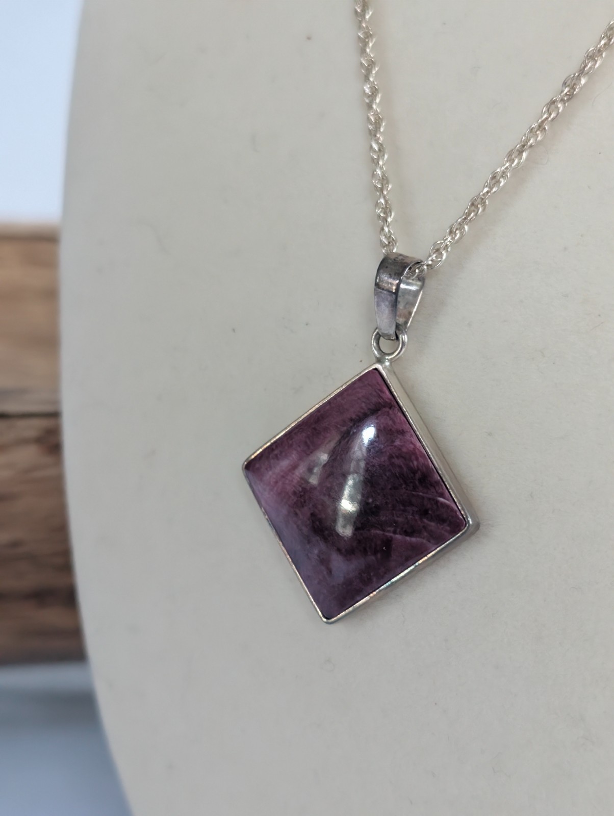 Vintage Square Sterling Silver 3/4″ Purple Spiny Oyster Pendant Necklace 16″+
