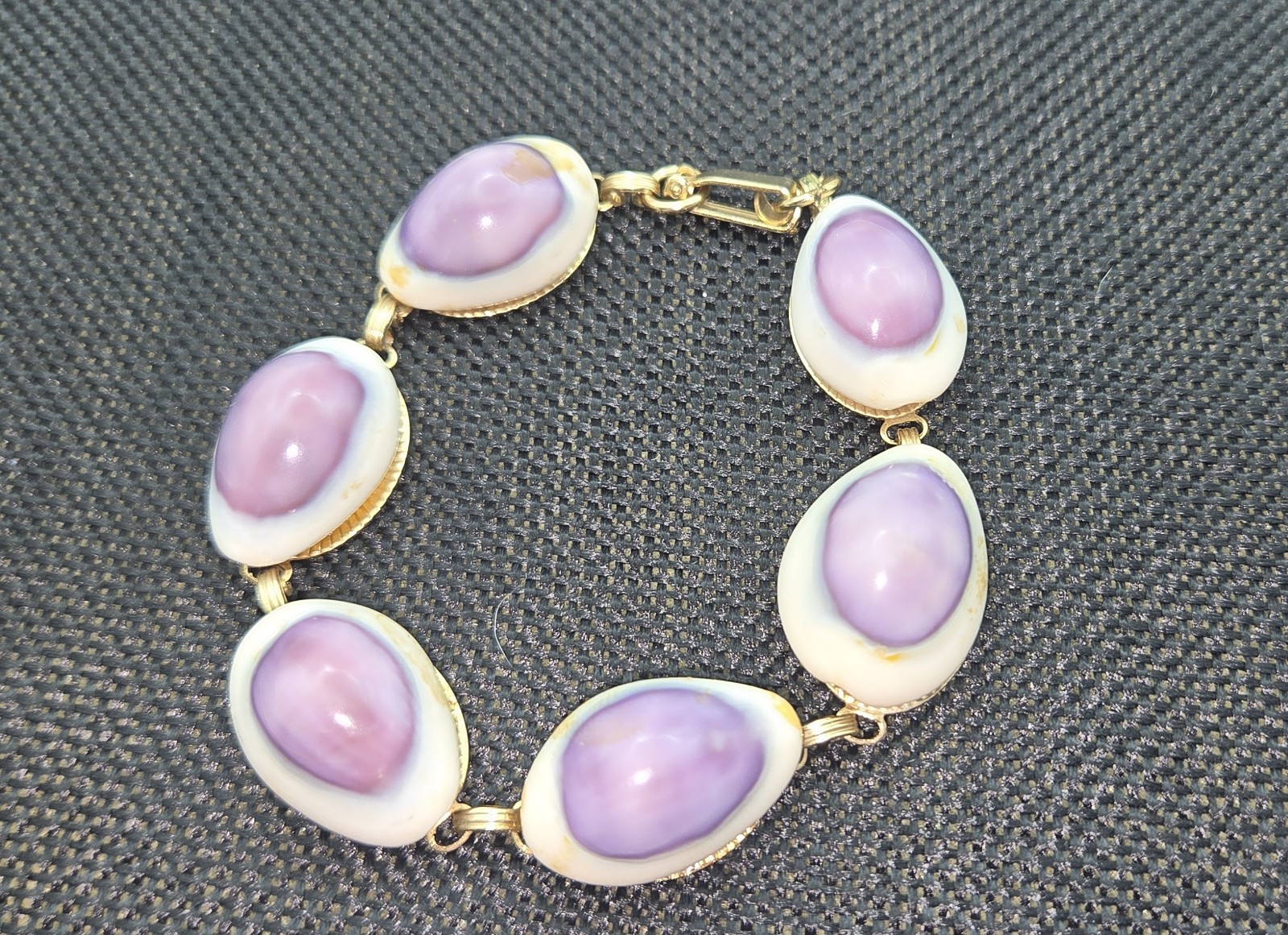 Vintage White Purple Top Cowrie Shell Gold Tone Seashell Bracelet Eyes Unique