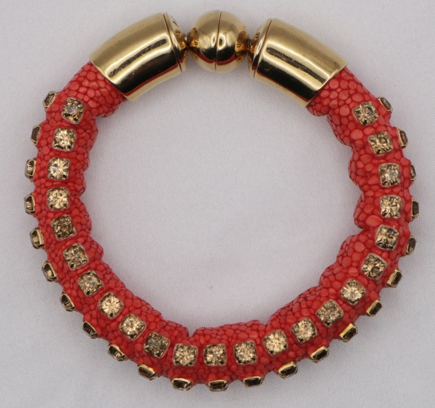 Henri Bendel Stingray Coral Crystal Bracelet Gold Tone Magnetic Clasp Vintage