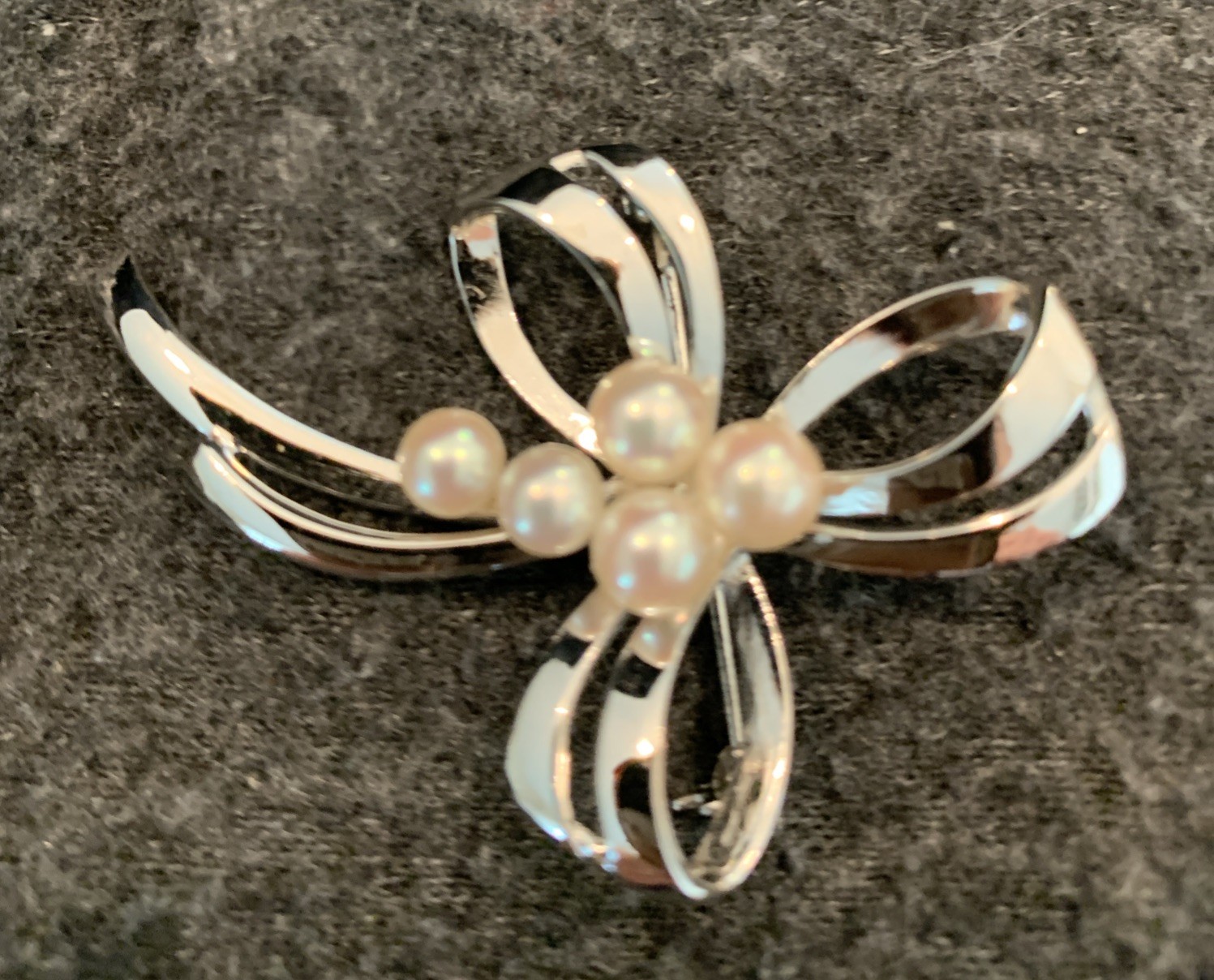 Mikimoto Sterling Silver & 5 Akoya Pearl Cluster Ribbon Brooch Marked MS