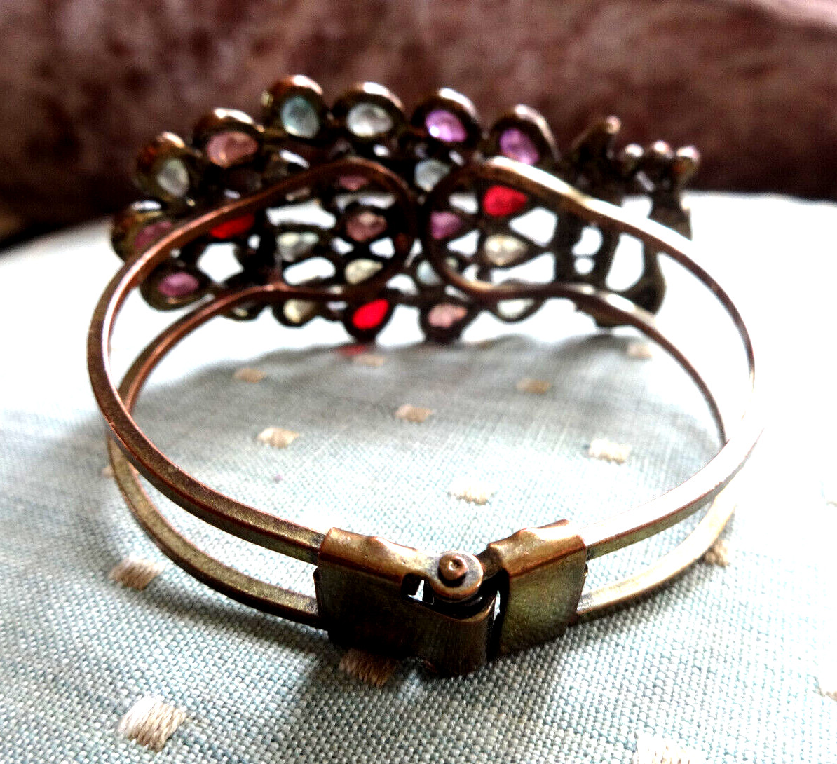 VTG PEACOCK CLAMPER BRACELET METAL MULTI COLORED FACETED CRYSTALS BIRD PRETTY!