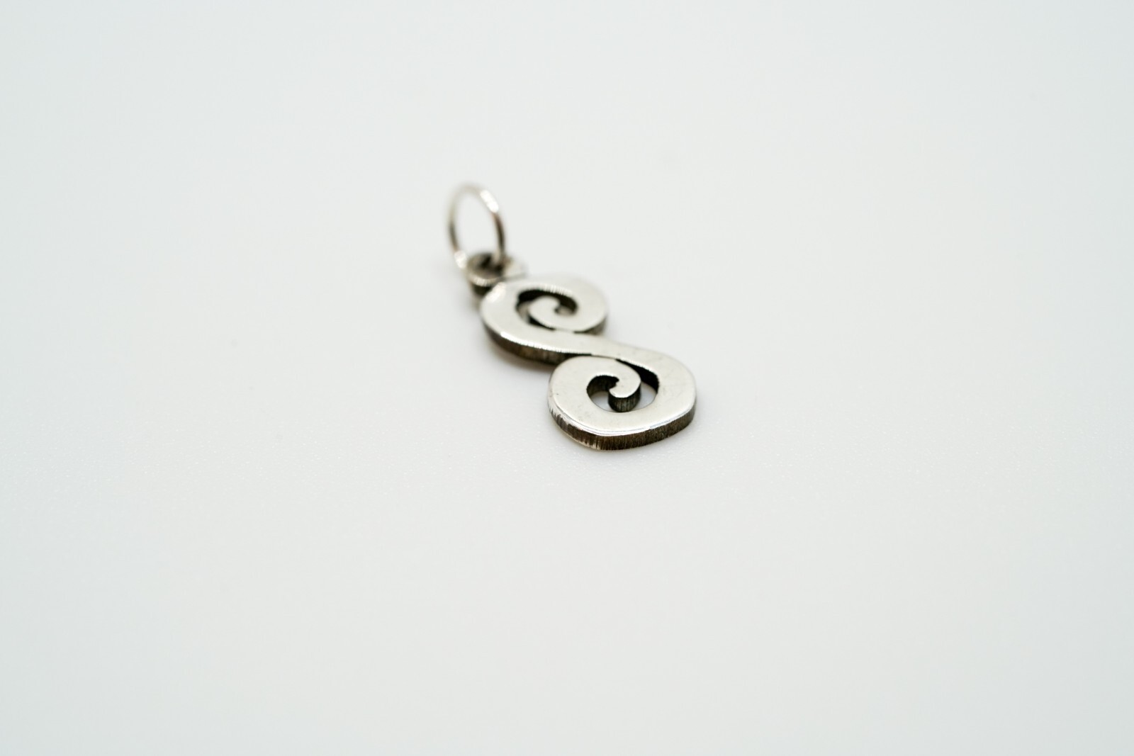 Vintage Sterling Silver S Charm / Pendant 1.9cm P1