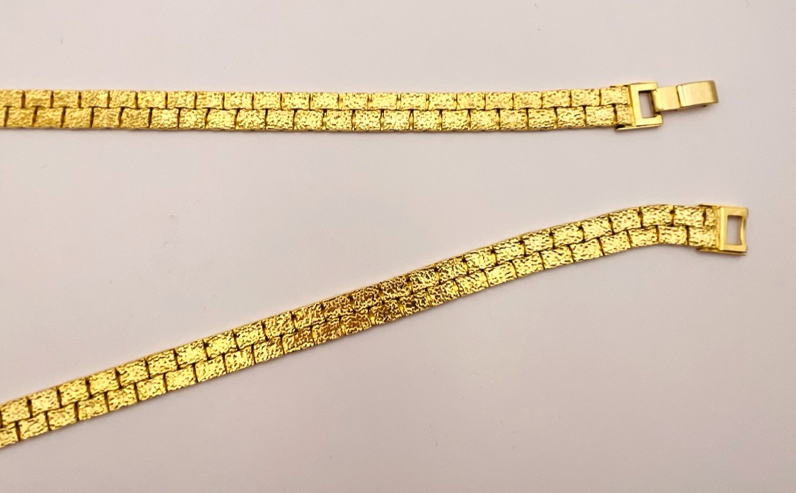 Vintage Gold Tone Smooth and Textured Wide Chain Necklace 24″ Statement