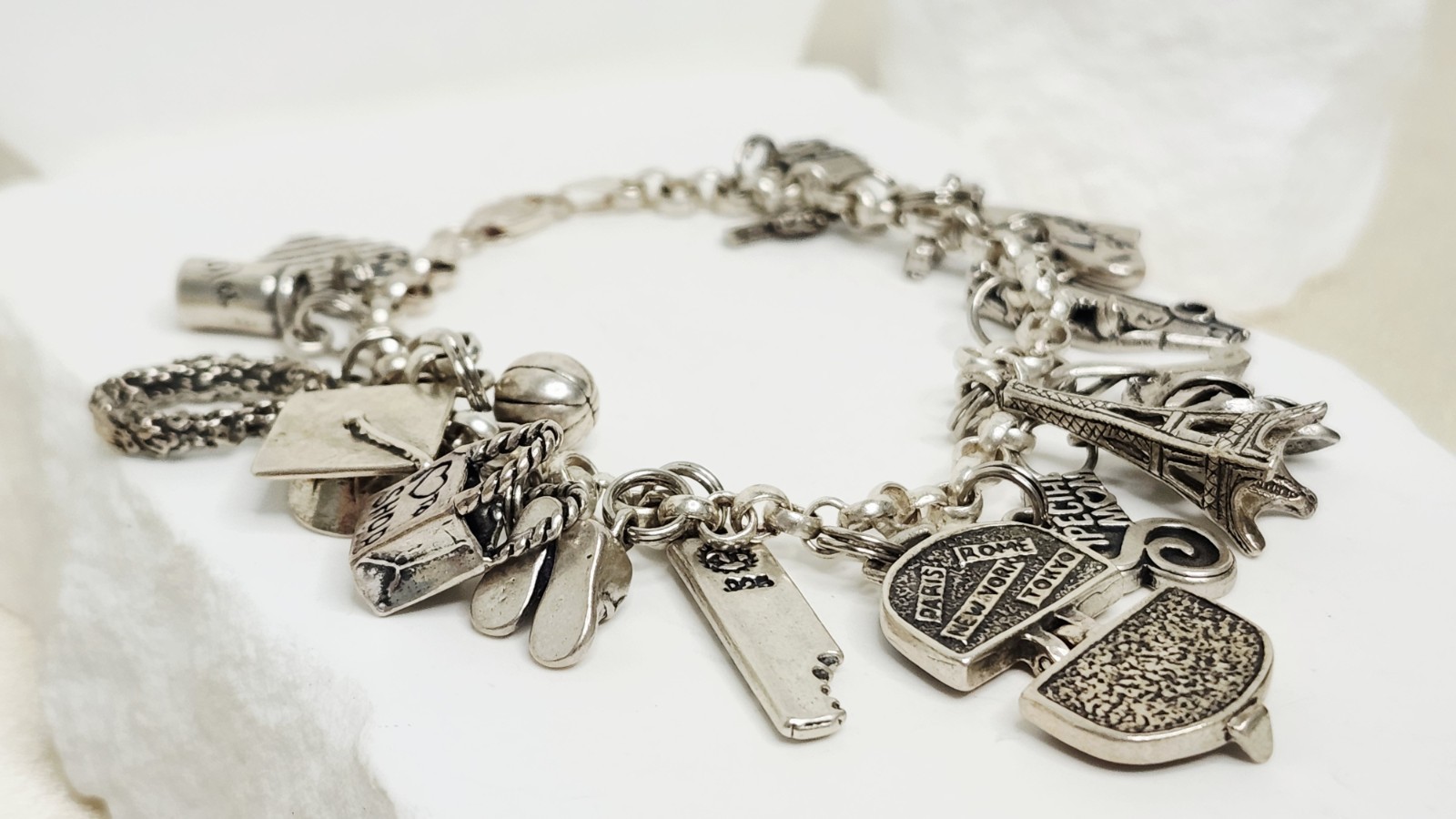 Vintage SJC Sterling Silver Link Charm Bracelet Heavily Loaded 18 Charms – 44g