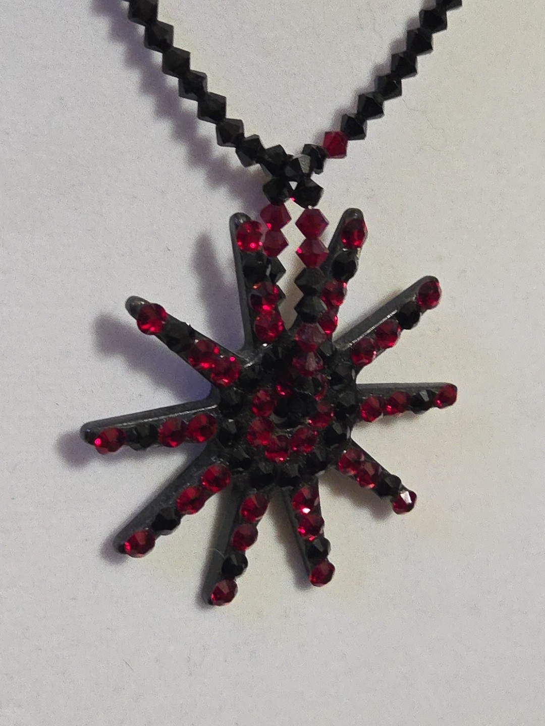 Red Black Rhinestone Star Burst Flower Pendant Glass Bead Chain 16″ Goth Punk