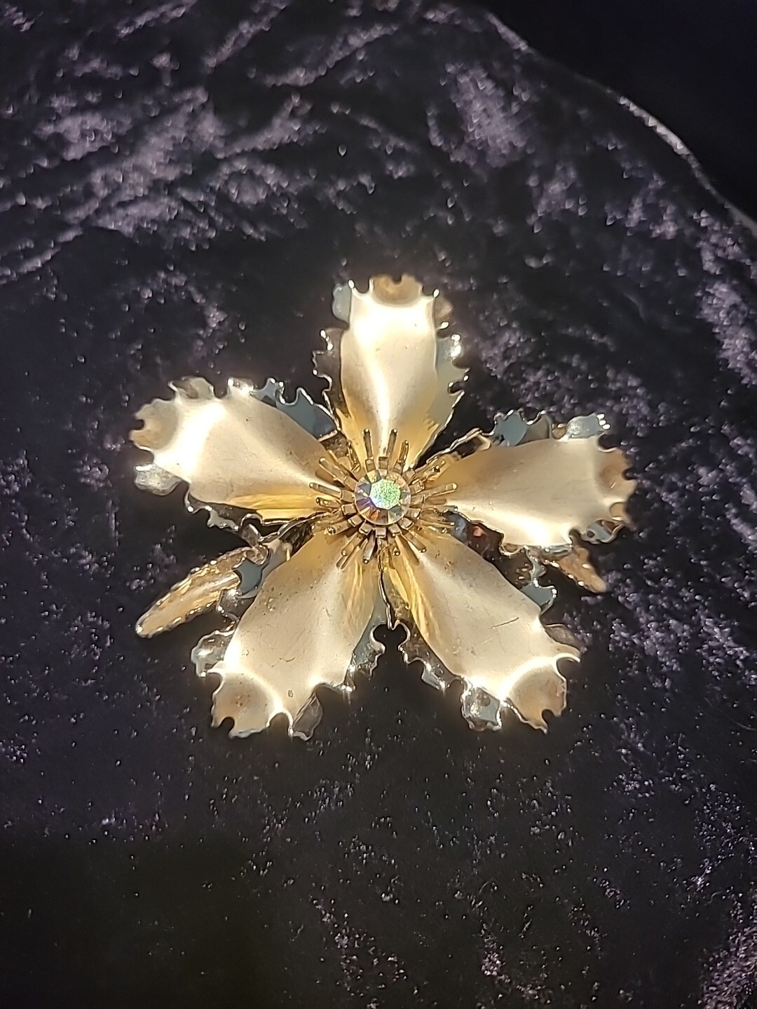 Vintage Womens Brooch Pin Ruffled Flower Jewelry Costume