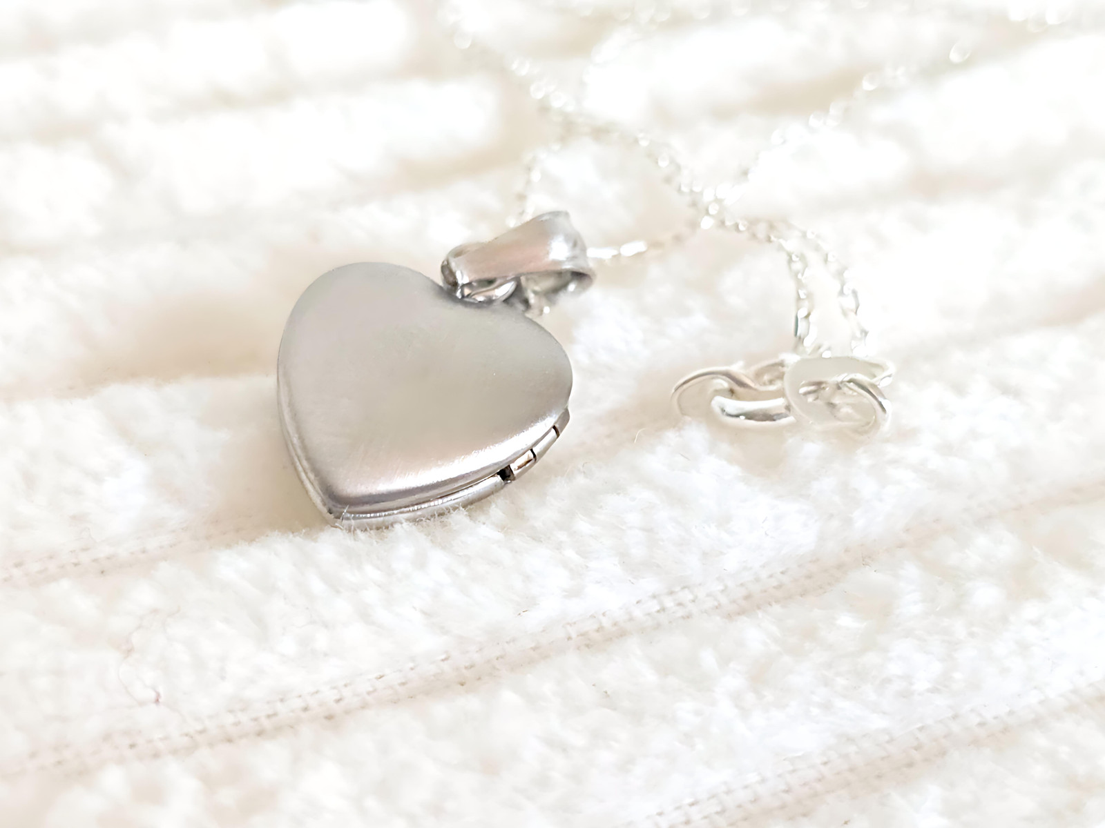 925 Sterling Silver Tiny Dainty 1/2 inch Diamond Heart Locket Pendant Necklace