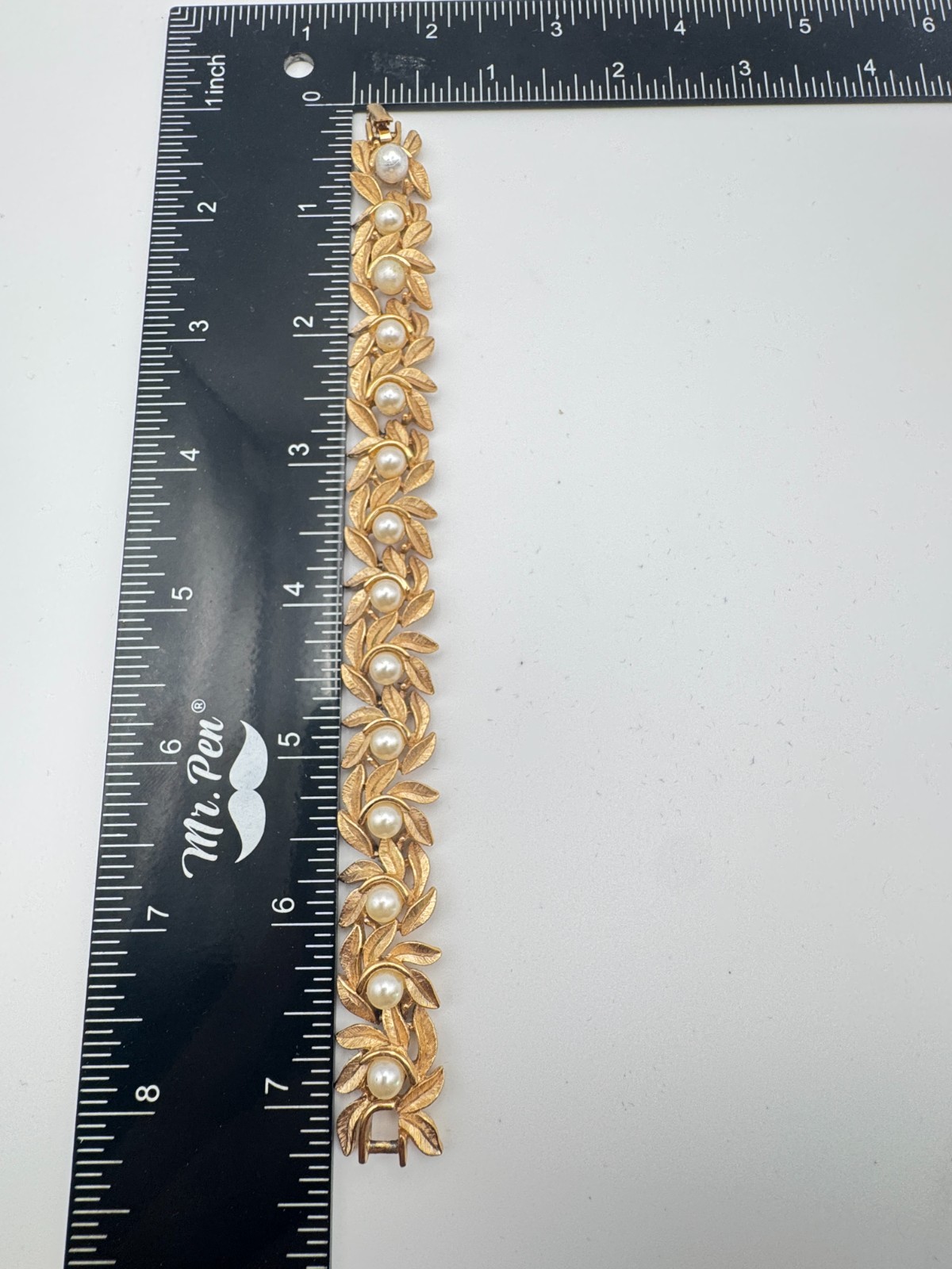 Vintage Avon Bracelet Evening Creation Gold Tone Faux Pearl Leaf Boxed 1971