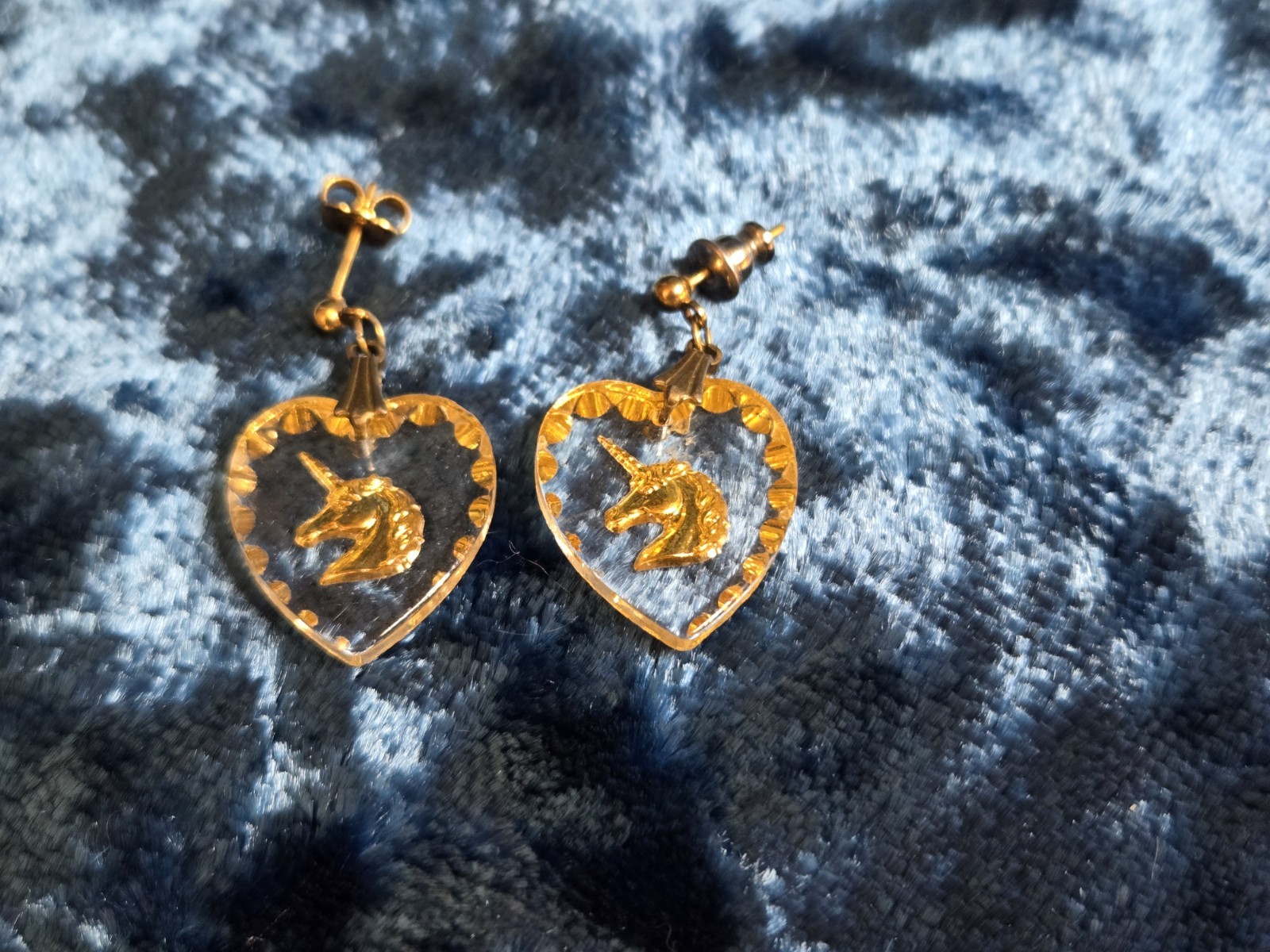 Vintage Unicorn Heart Intaglio Glass Dangle Earrings Gold Tone