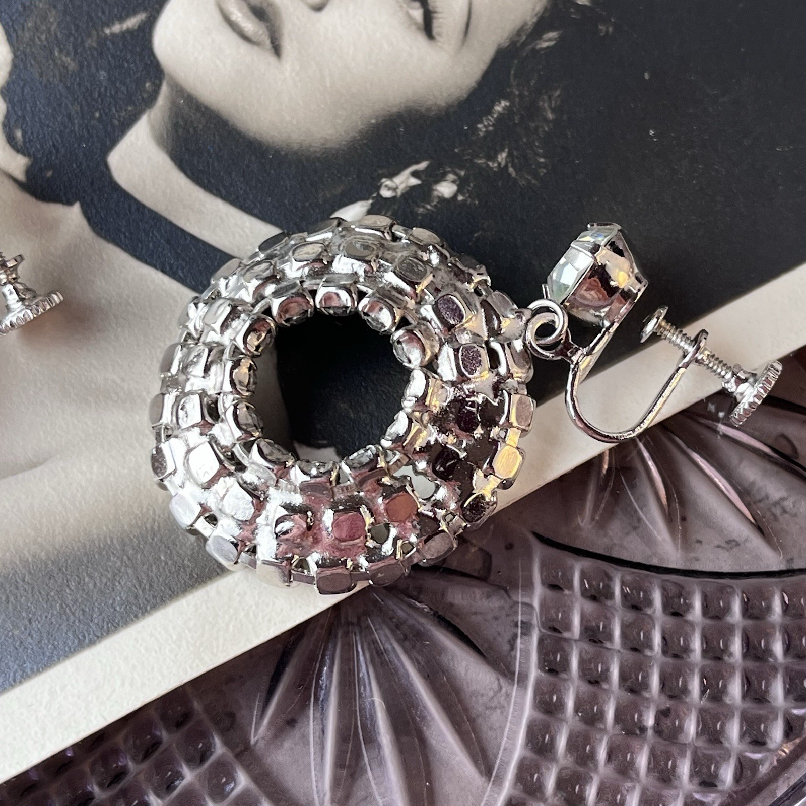 Vtg 1950s Rhinestone Circle Hoop Earrings – 1.75” Drop – Screw Back – Statement
