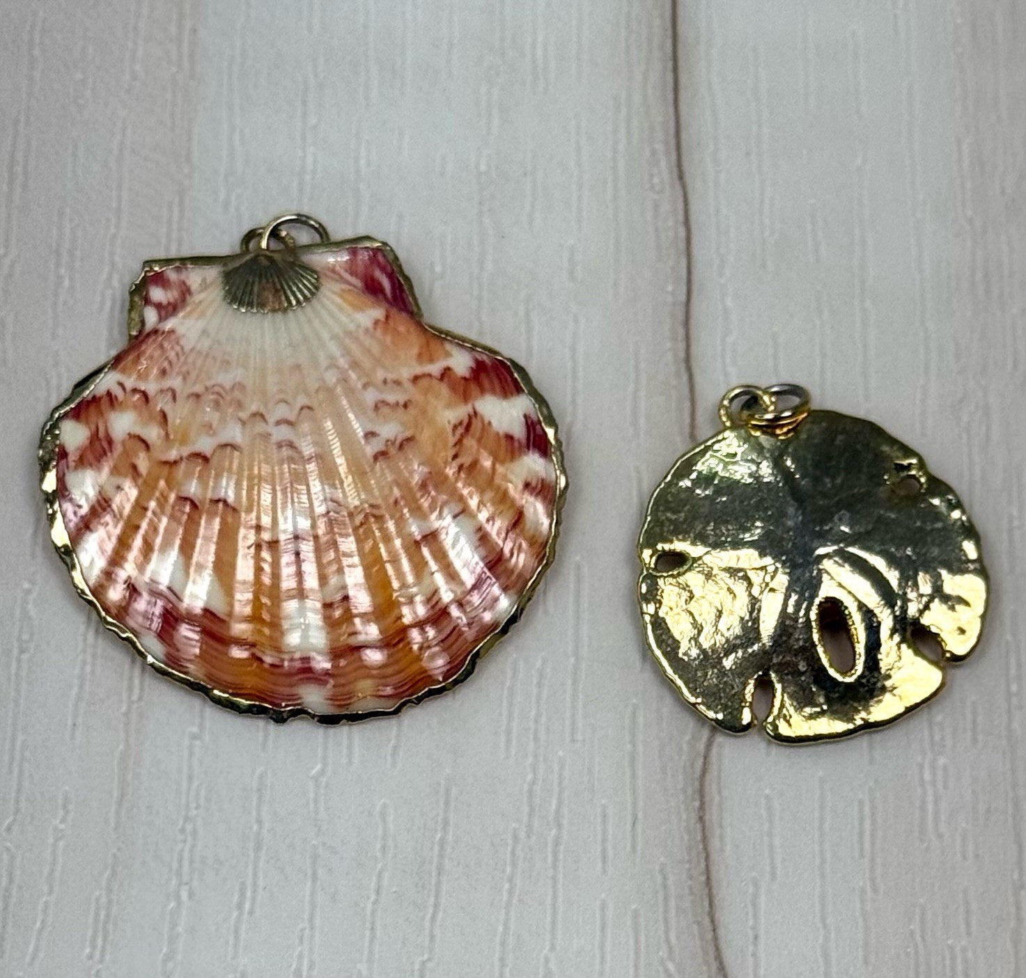 VTG 2pc Lot 1″-1.5″ Delicate Gold Dipped/Trim Real Shell & Sand Dollar PENDANTS