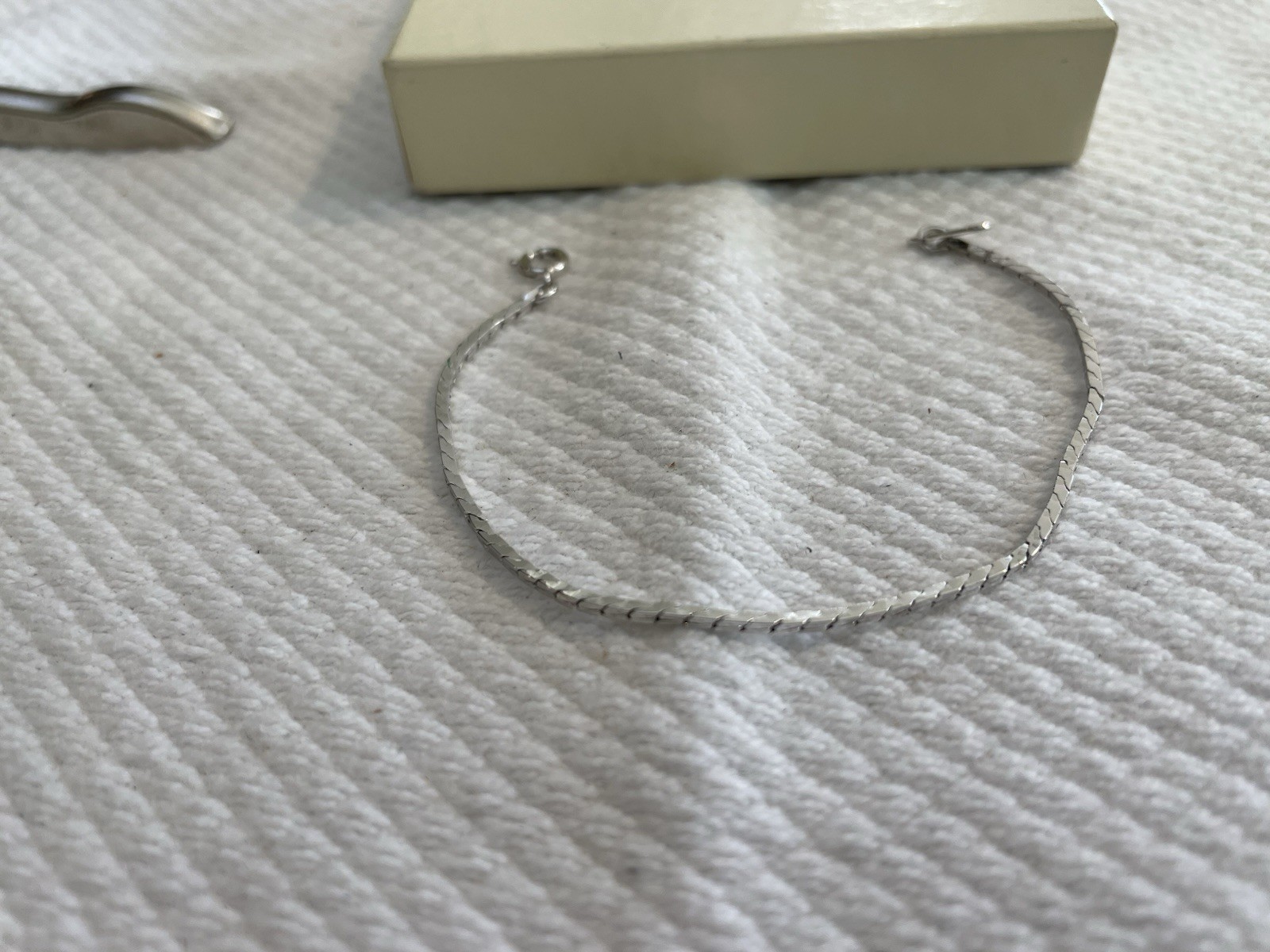 Avon VIntage 1978 Shimmering Touch Bracelet