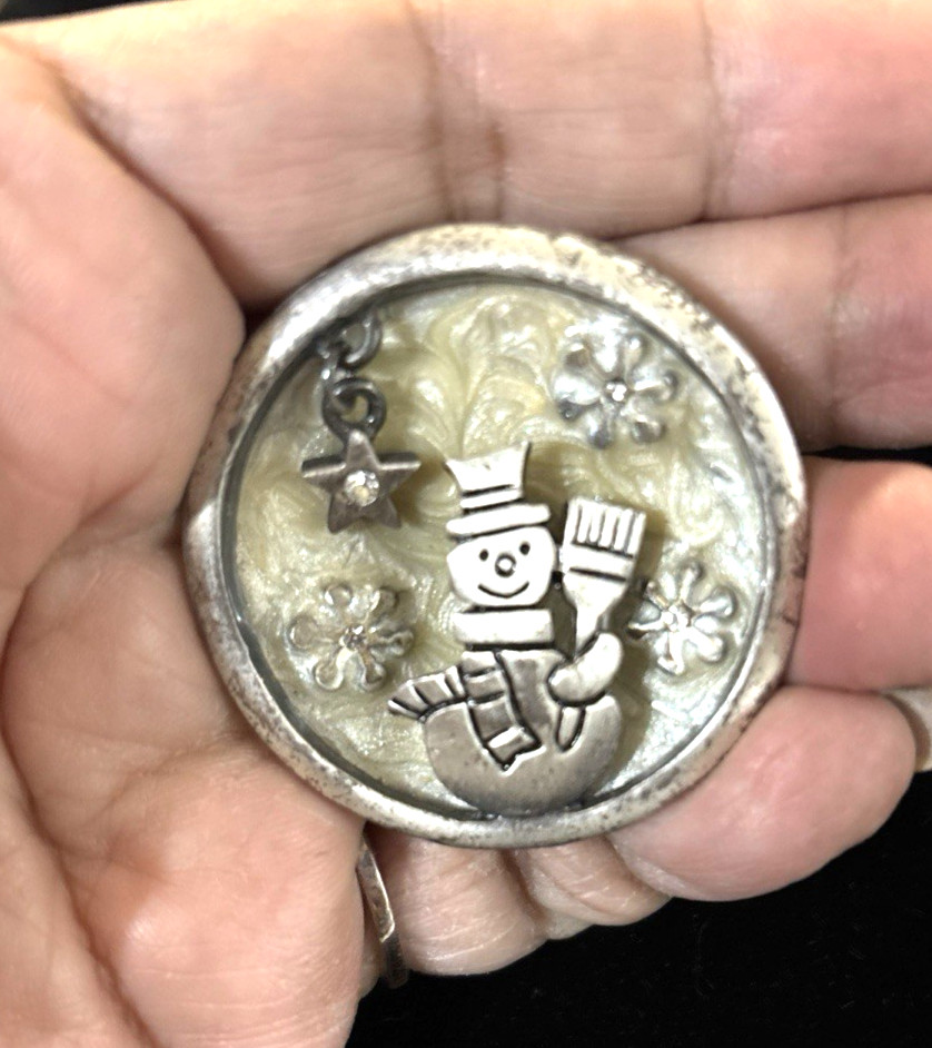 Christmas Snowman 3-D Enamel Brooch Dangling Star Silver Tone Metal Pewter 1.75″