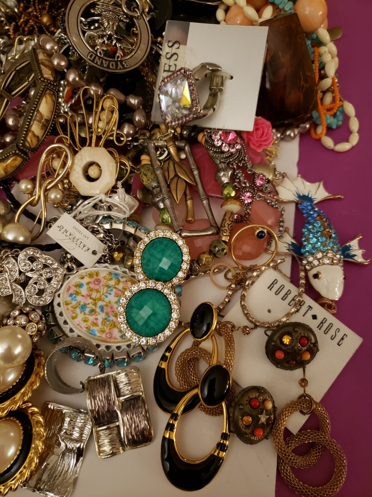 Vintage/Now Jewelry Lot Resell Craft Repair Mostly Wearable Many Signed 4.15 lbs