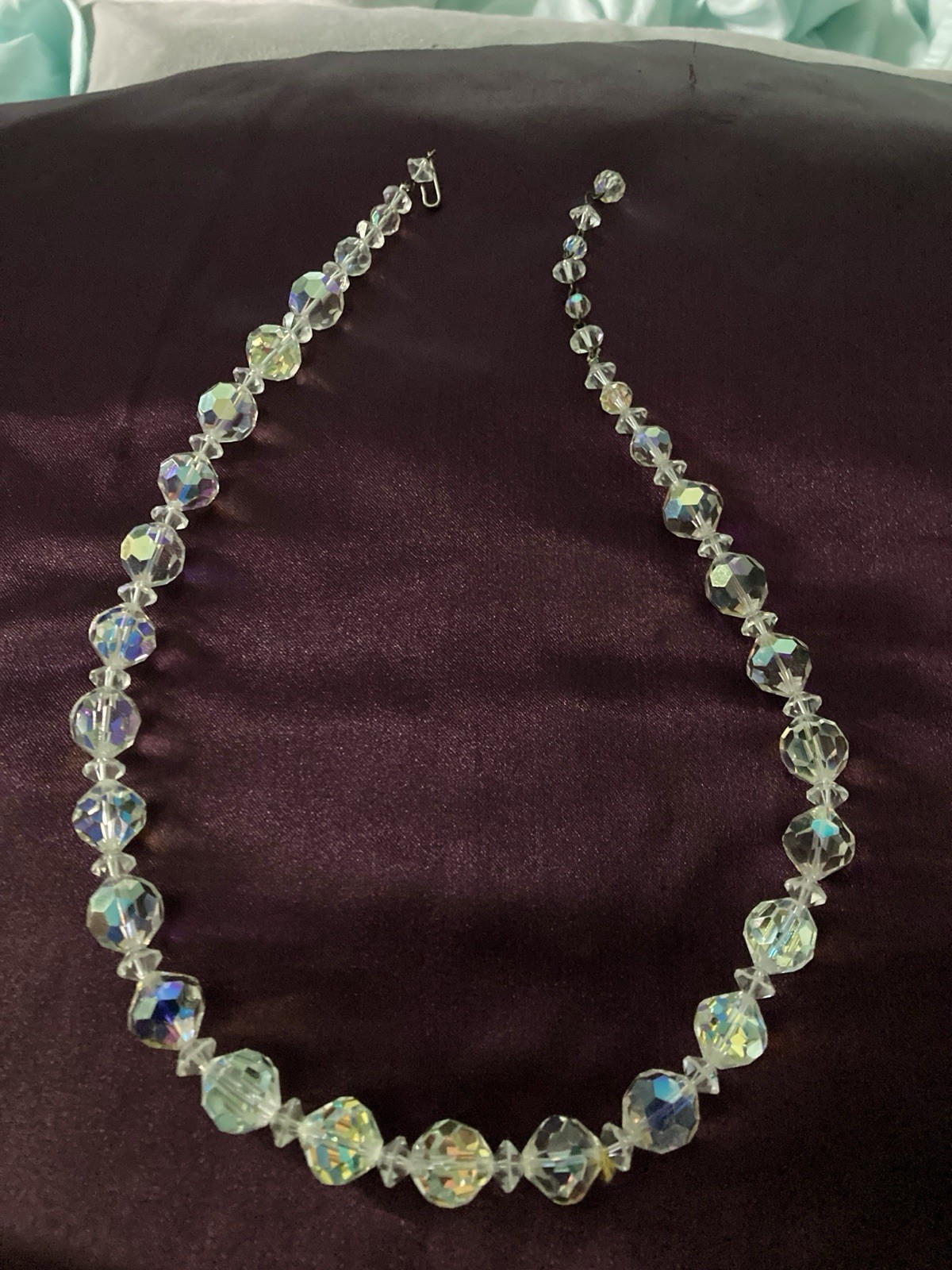 Vintage Crystal Laguna Necklace Jewelry w/hoop Clasp. 22 Inches