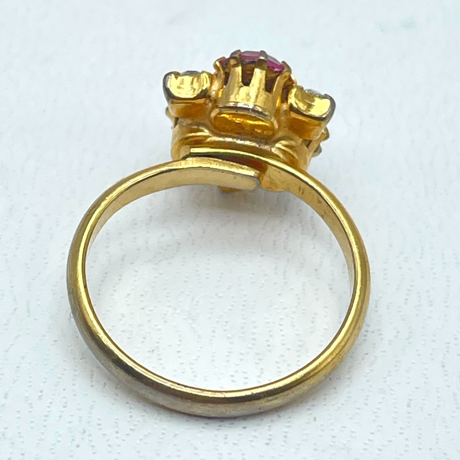 Vintage Gold-Tone Fashion Pink Faceted Prong Cluster Rhinestone Cocktail Ring