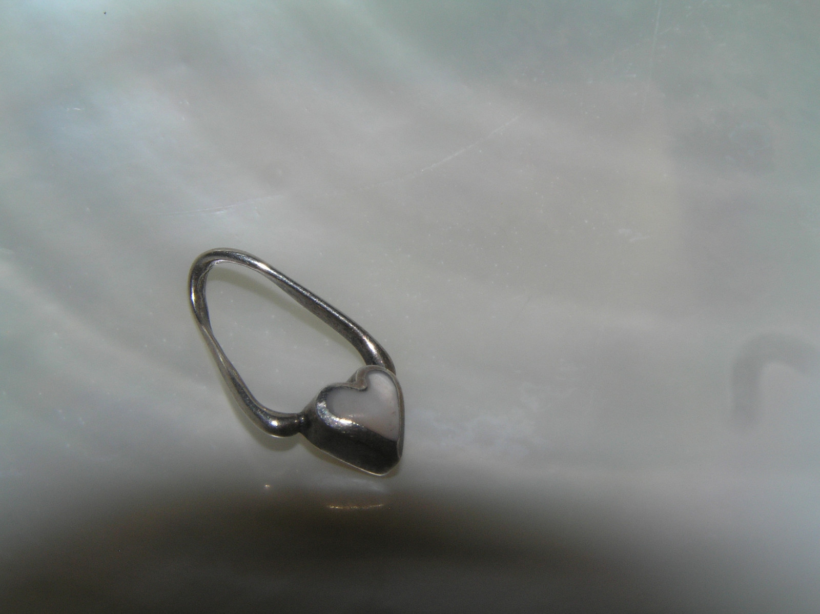 Vintage Dainty Silver Twist Wire with Mother of Pearl Inlaid Heart Pendant –