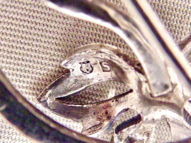 MIKIMOTO SIGNED VINTAGE BRIGHT CLEAN (3) 6 MM CULTURED AKOYA PEARLS STERLING PIN