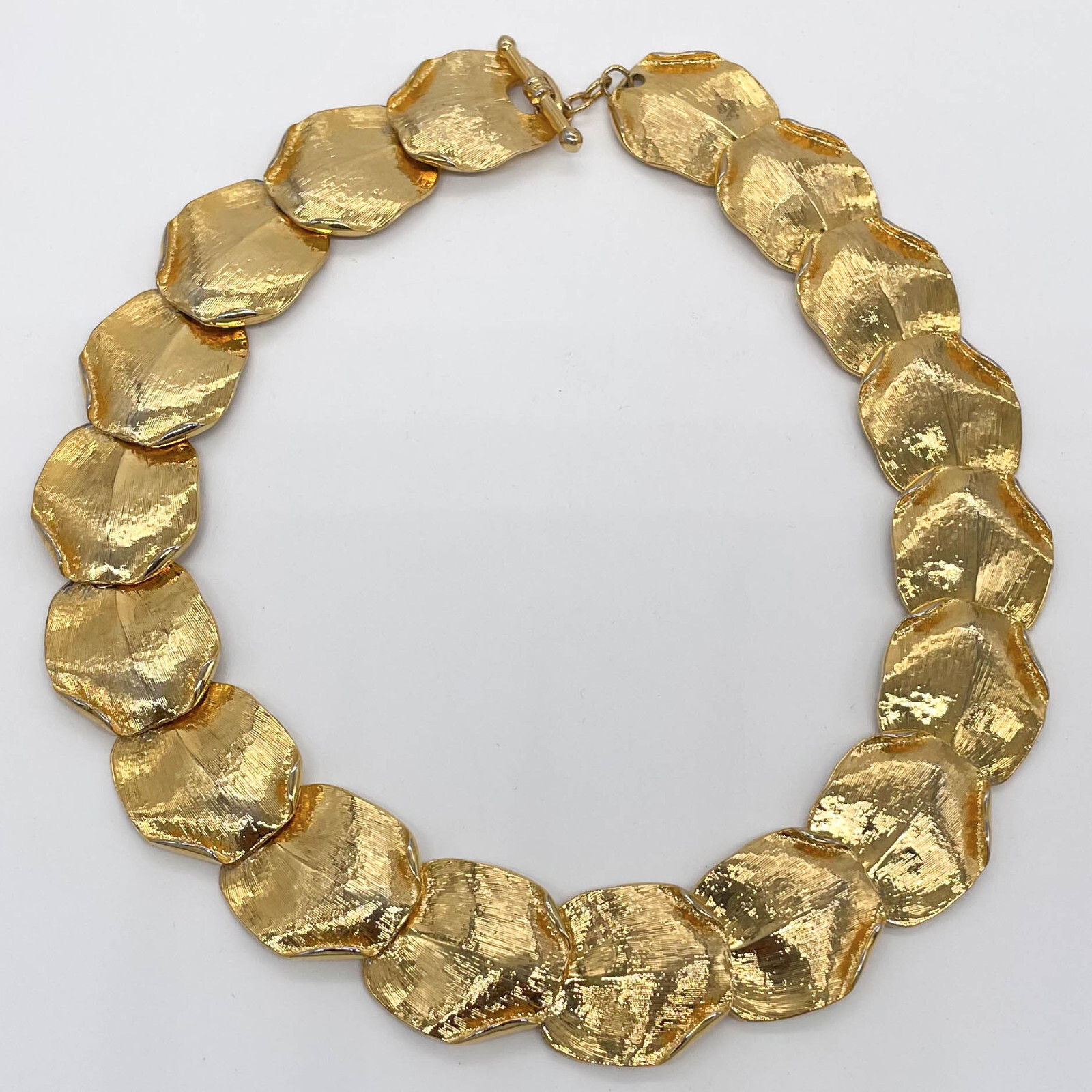 Vintage Gold Tone Textured Leaf Statement Toggle Closure Link Necklace