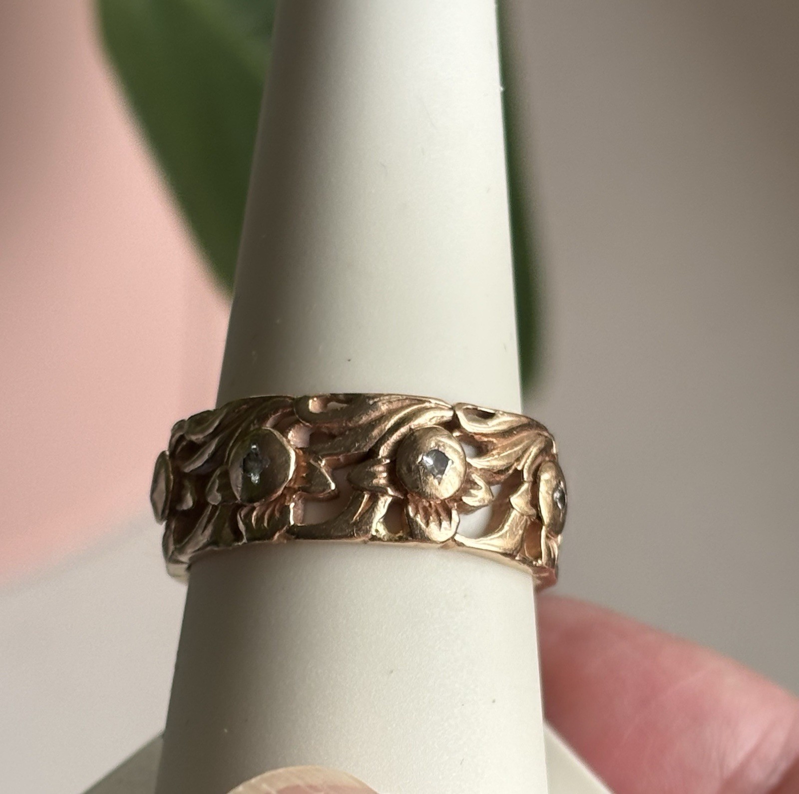 14k Gorgeous Vintage Heavy Ring With Diamond Gold With 7 Diamond Accent
