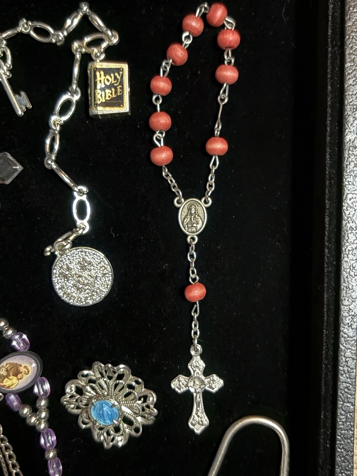 Vintage Religious Jewelry Lot 25 Pc Catholic Medallion Rosaries Few Marked Italy
