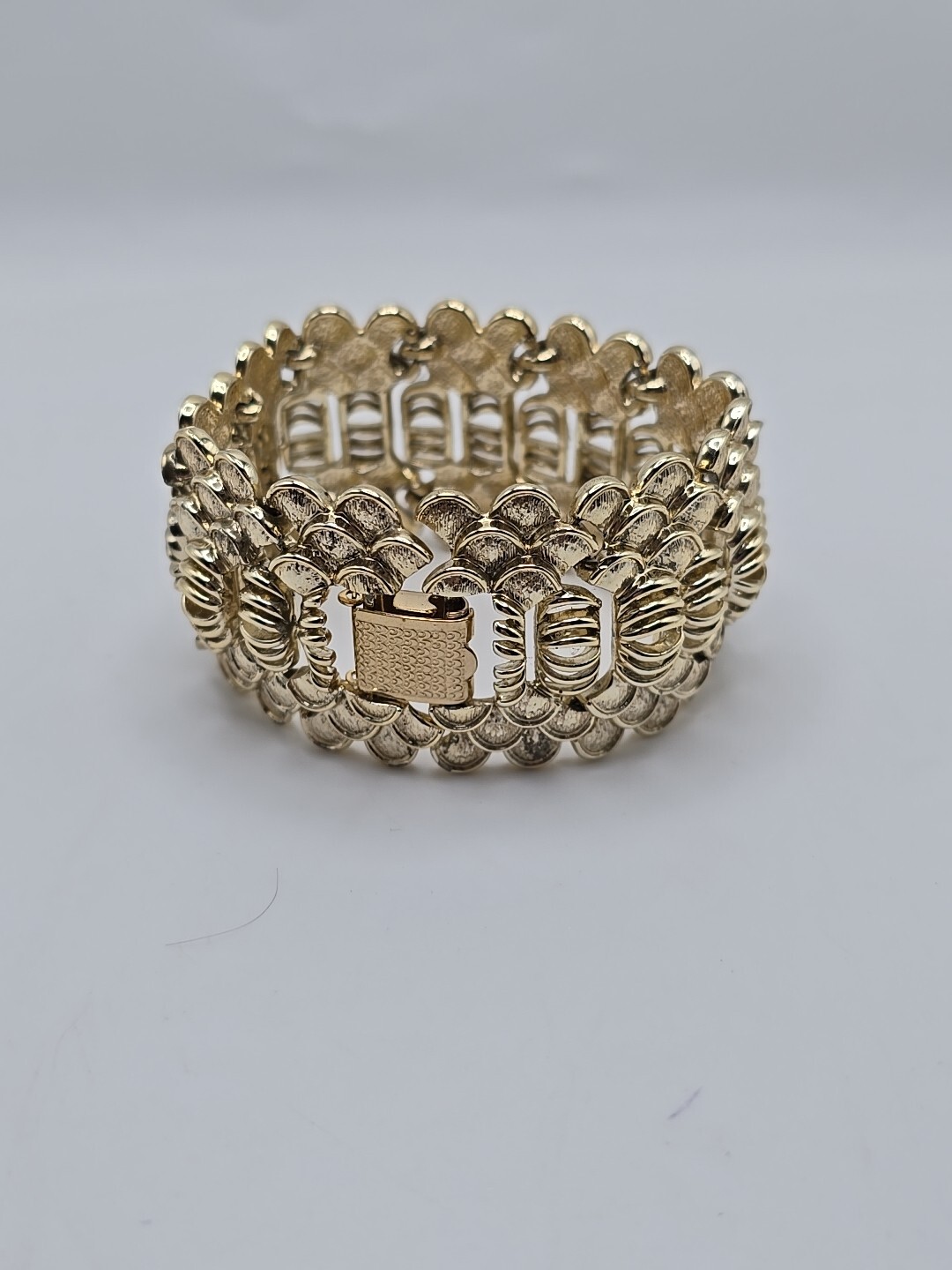 Vintage Coro Pegasus Gold Tone Wide Chunky Link Bracelet Foldover Clasp