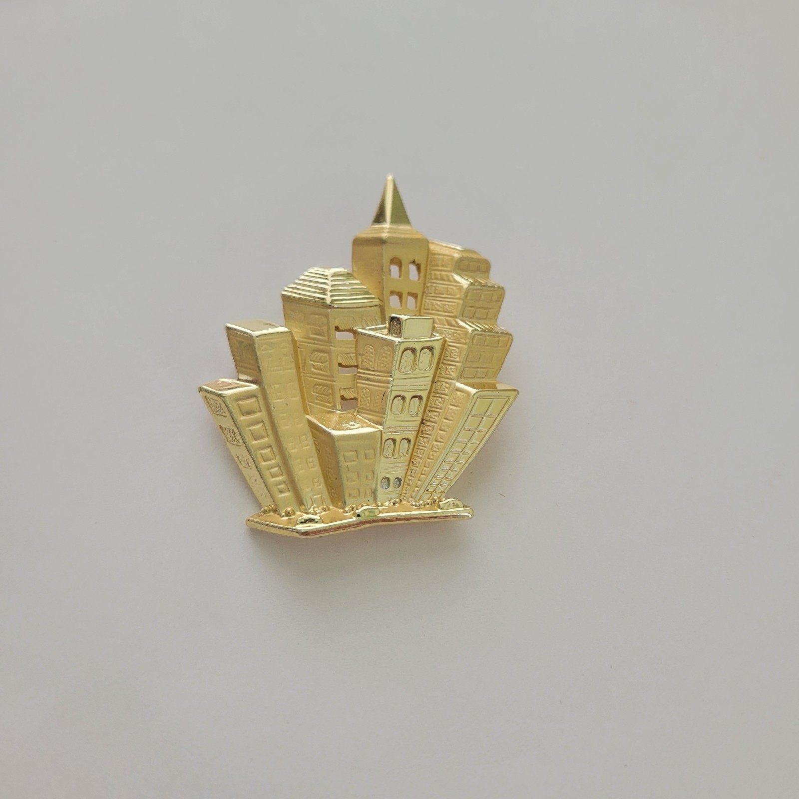 Vtg Signed AJC Gold Tone Pin Brooch Skyscraper Cityscape City Tall Buildings 2”