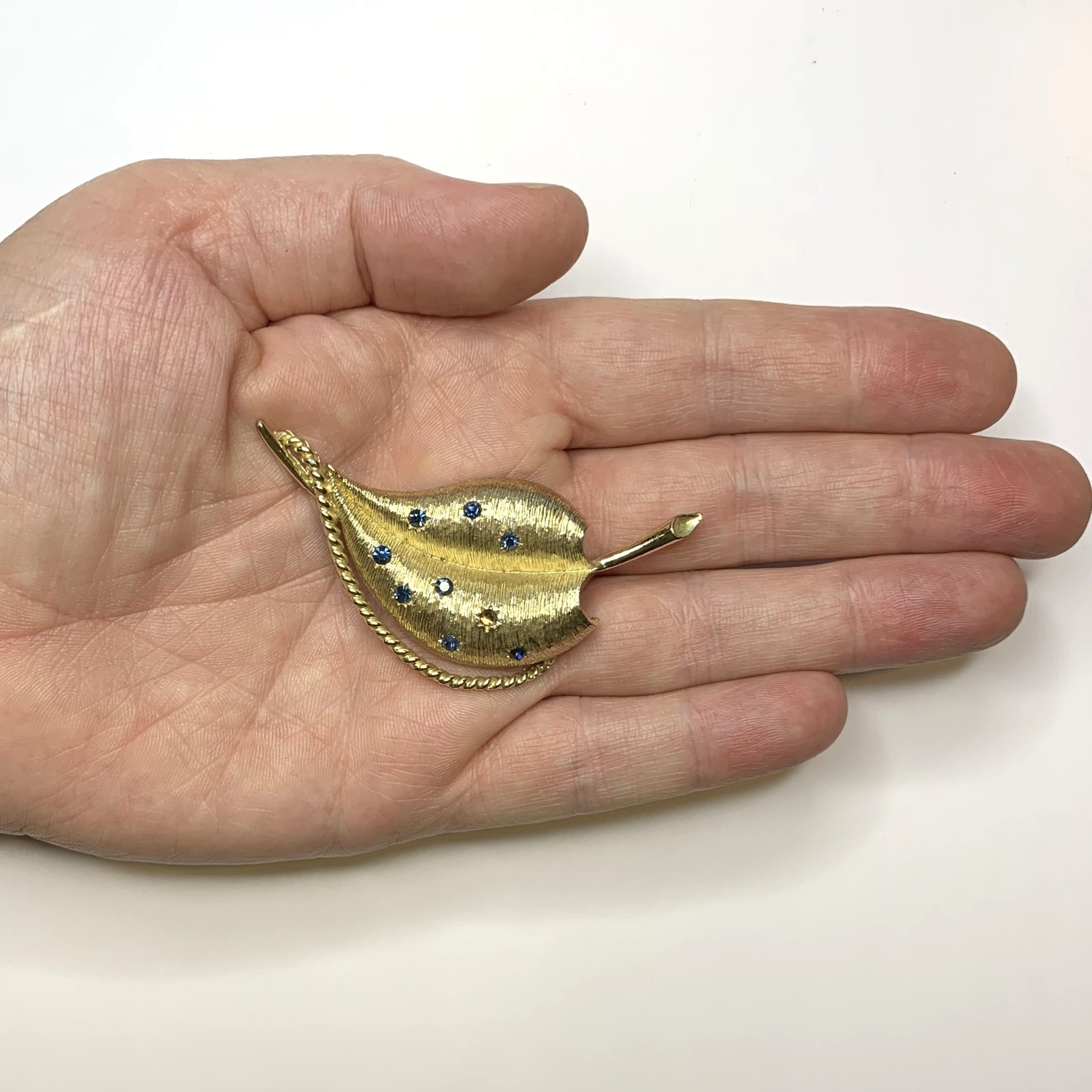 Lot of 3 Vintage Gold Tone Leaf Brooches 2.5” – 2.75”