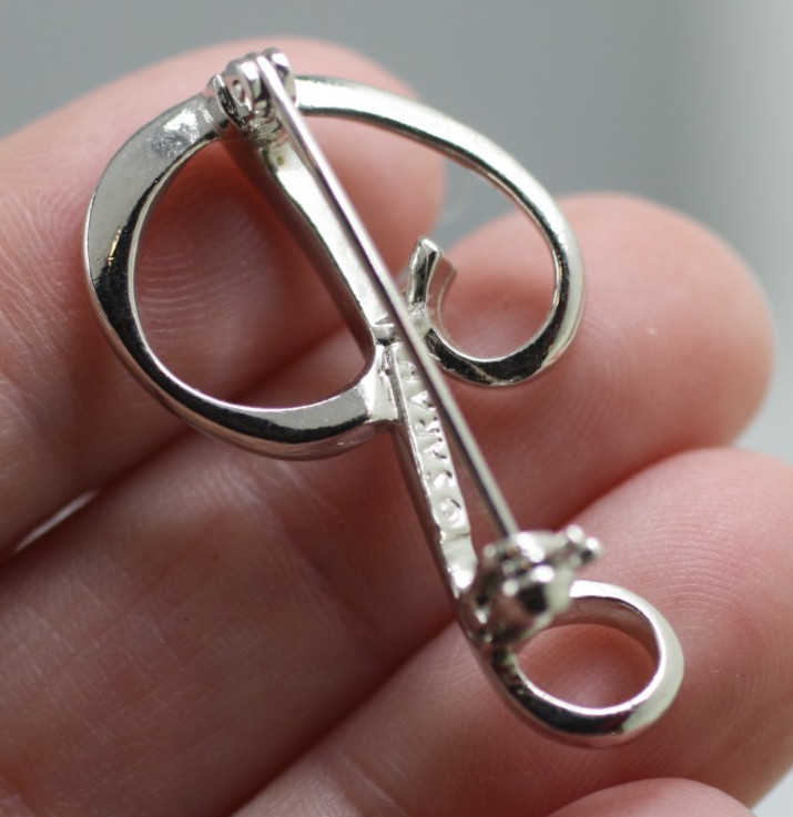 Vintage silver tone signed Sarah Coventry letter script initial P pin brooch