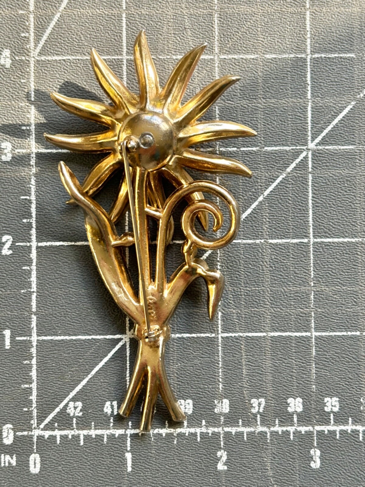 VINTAGE SIGNED CORO RHINESTONE FLOWER BROOCH,MOON GLOW CAB,GILT,STATEMENT PIECE