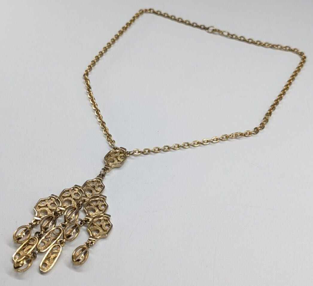 Vintage Gold Tone Dangle Openwork Pendant Statement Chain Necklace 20″ Long