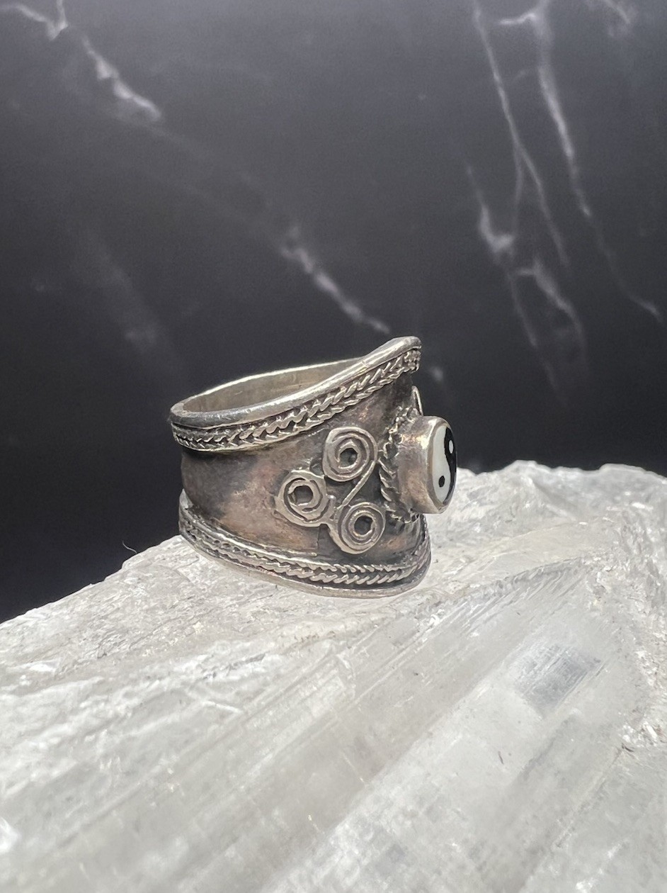 VTG 925 Sterling Silver Tibetan Dorje Yin Yang Wide Band Ring Size 4.25