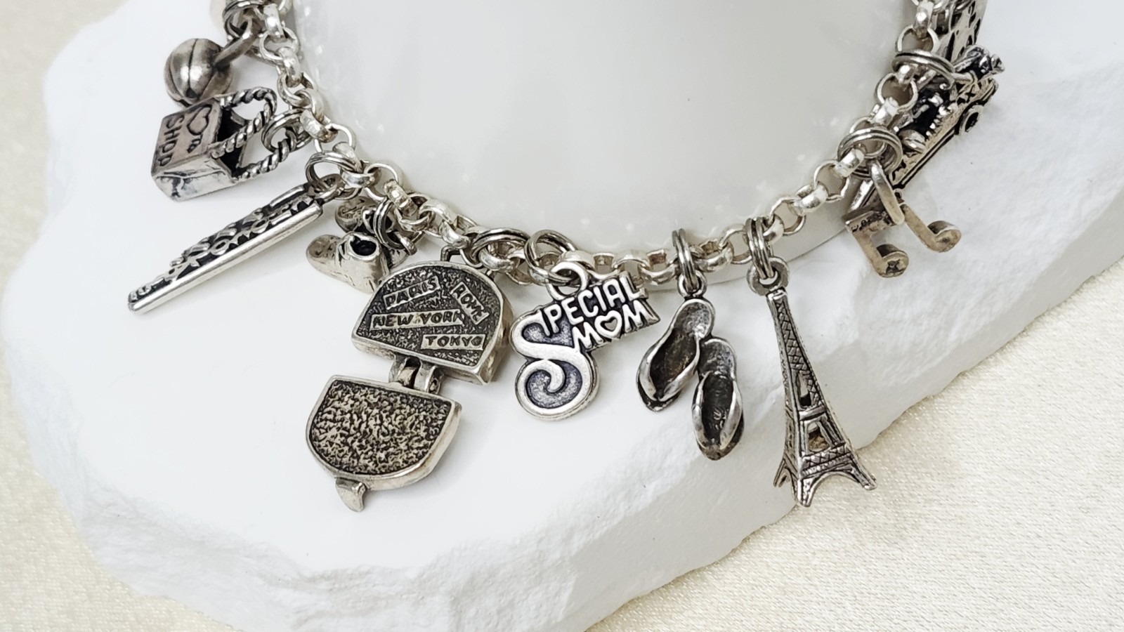 Vintage SJC Sterling Silver Link Charm Bracelet Heavily Loaded 18 Charms – 44g