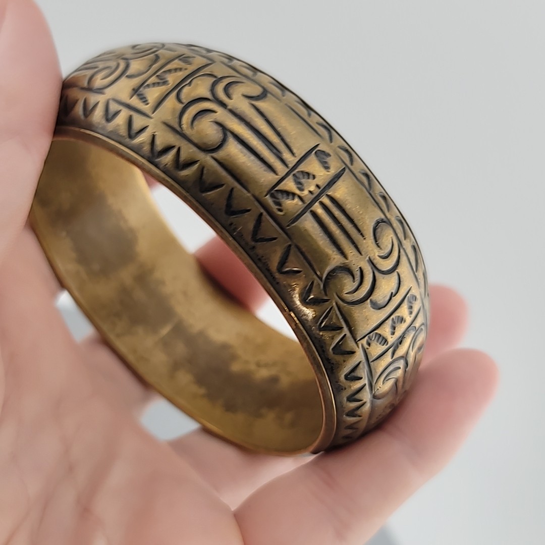 Vtg 8″ Bronze Tone Ethnic Pattern Puff Bangle Bracelet