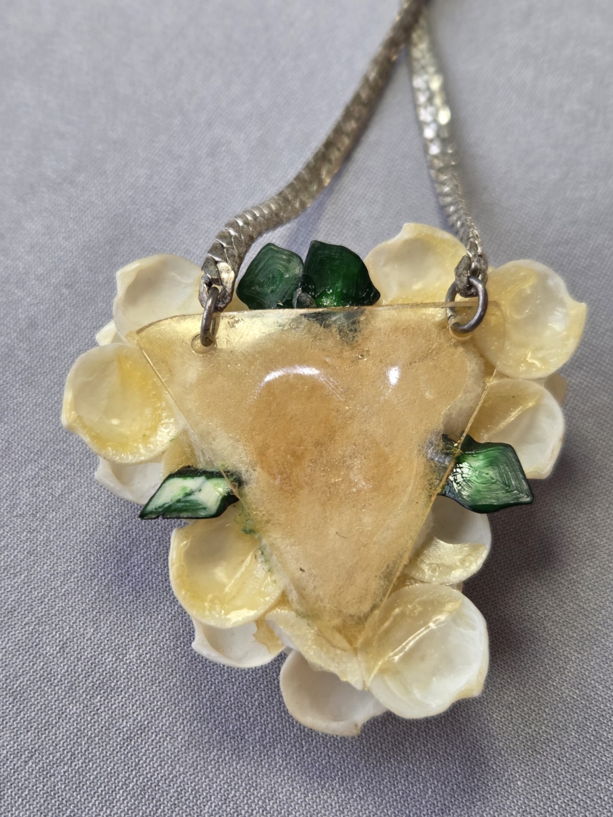Vintage White Shell Flower Statement Necklace